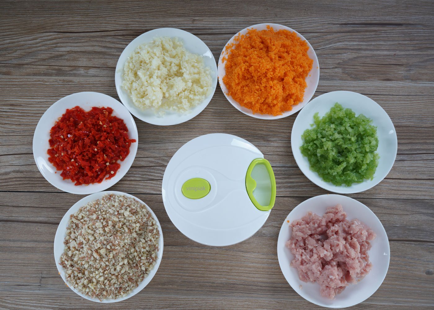 Vinipiak 3.5 Cup Manual Food Chopper - Handheld Vegetable Chopper for Onions, Garlic, Fruits, Nuts & Salad - Powerful Kitchen Mixer & Food Processor - Perfect for Meal Prep, Salsa Making & Quick Chopping