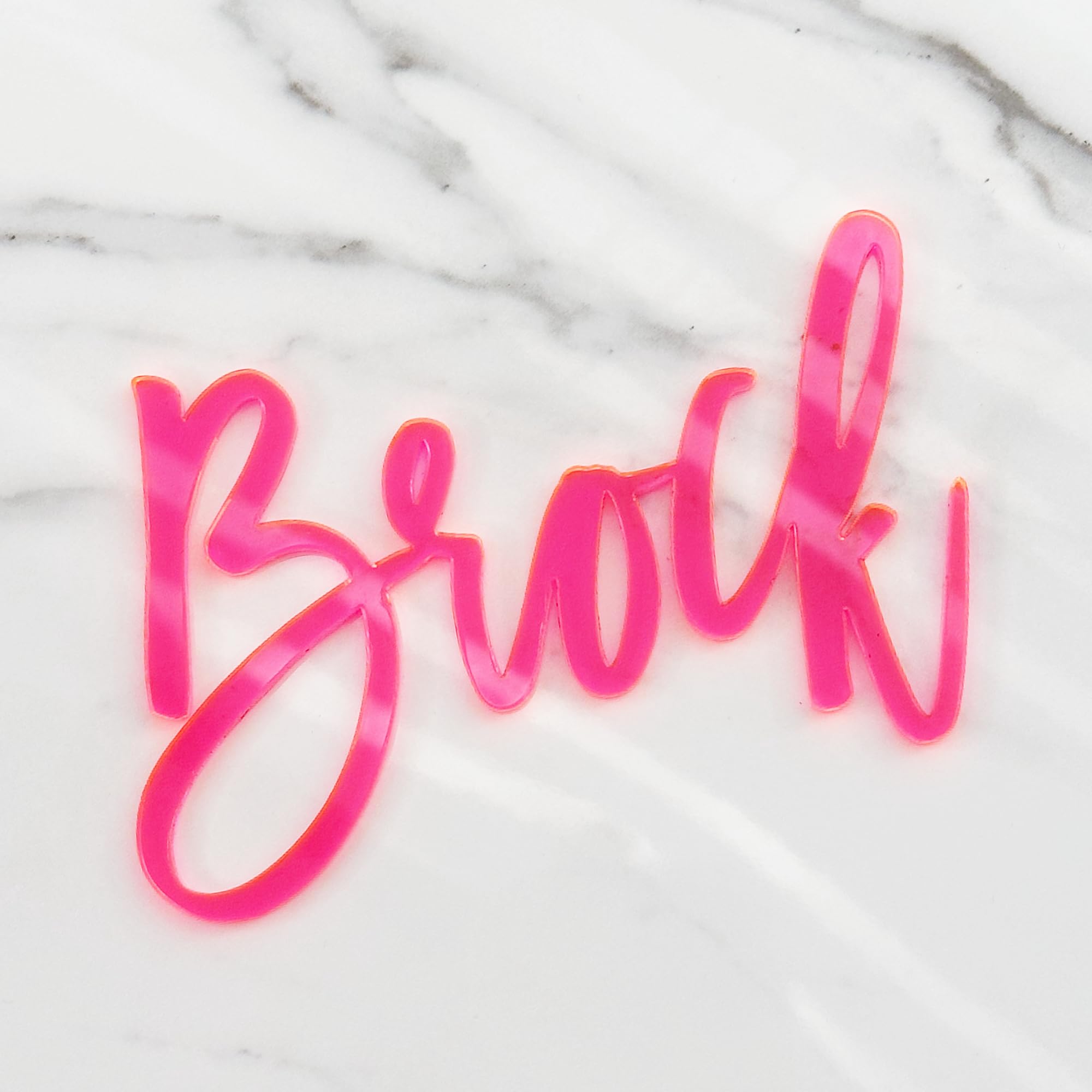 Custom Acrylic Cake Name Sign - Personalized Cake Plaque for Birthday, Baby Shower & Wedding - Cake Letters & Decoration - Perfect for Dessert Table Displays & Party Decor