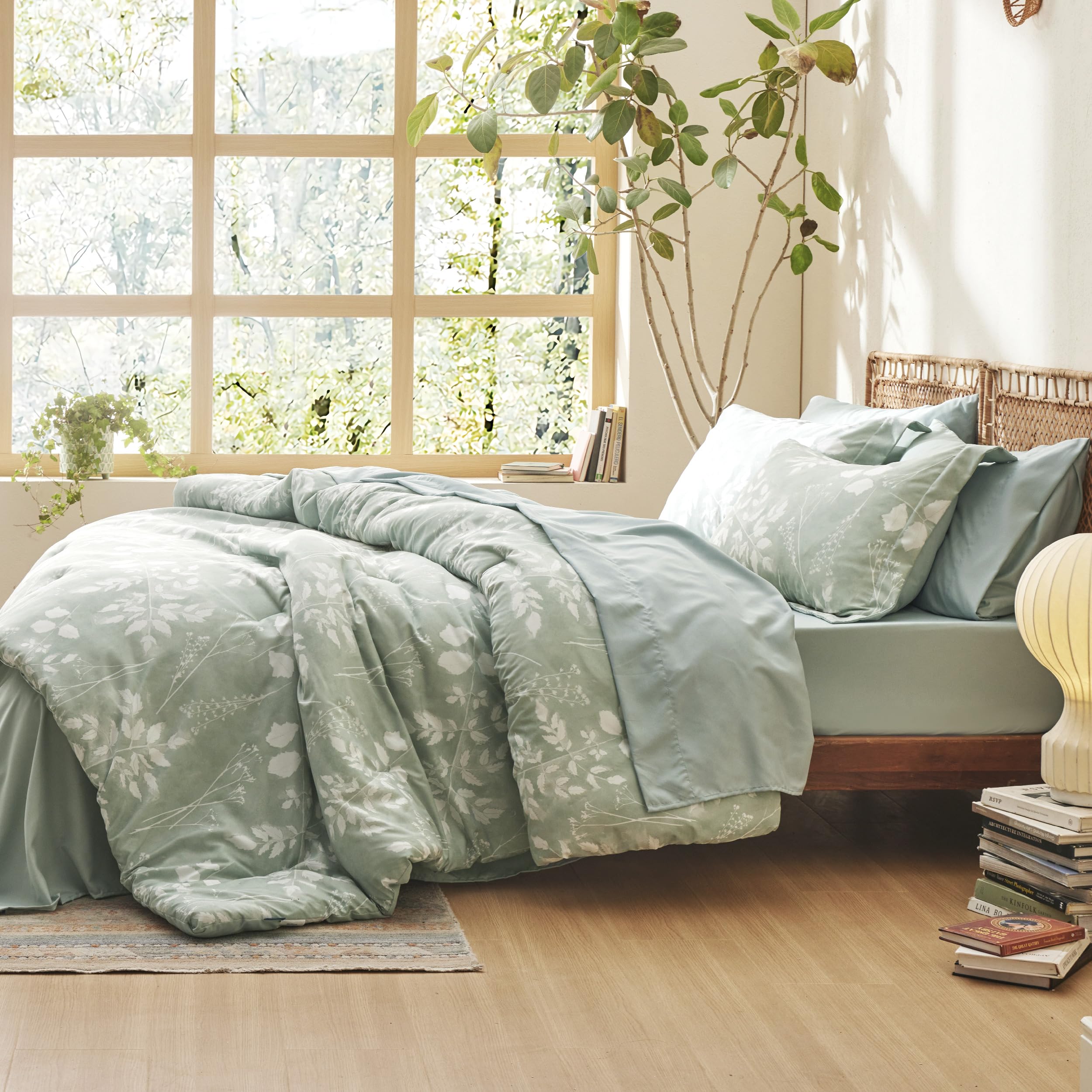 Bedsure Queen Comforter Set - 7 Piece Floral Sage Green Soft Bedding Set with Botanical Flowers, Includes Comforter, Sheets, Pillowcases & Shams - Perfect for Master Bedroom, Guest Room, and Cozy Home Decor
