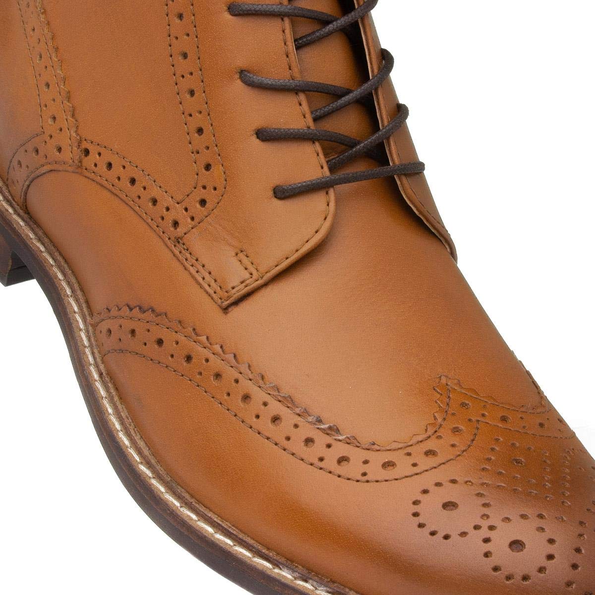 Red Tape Men's Askham Classic Boots - Waterproof Leather Hiking Boots for Men, Comfortable Outdoor Work Boots with Anti-Slip Sole - Perfect for Hiking, Camping & Winter Wear