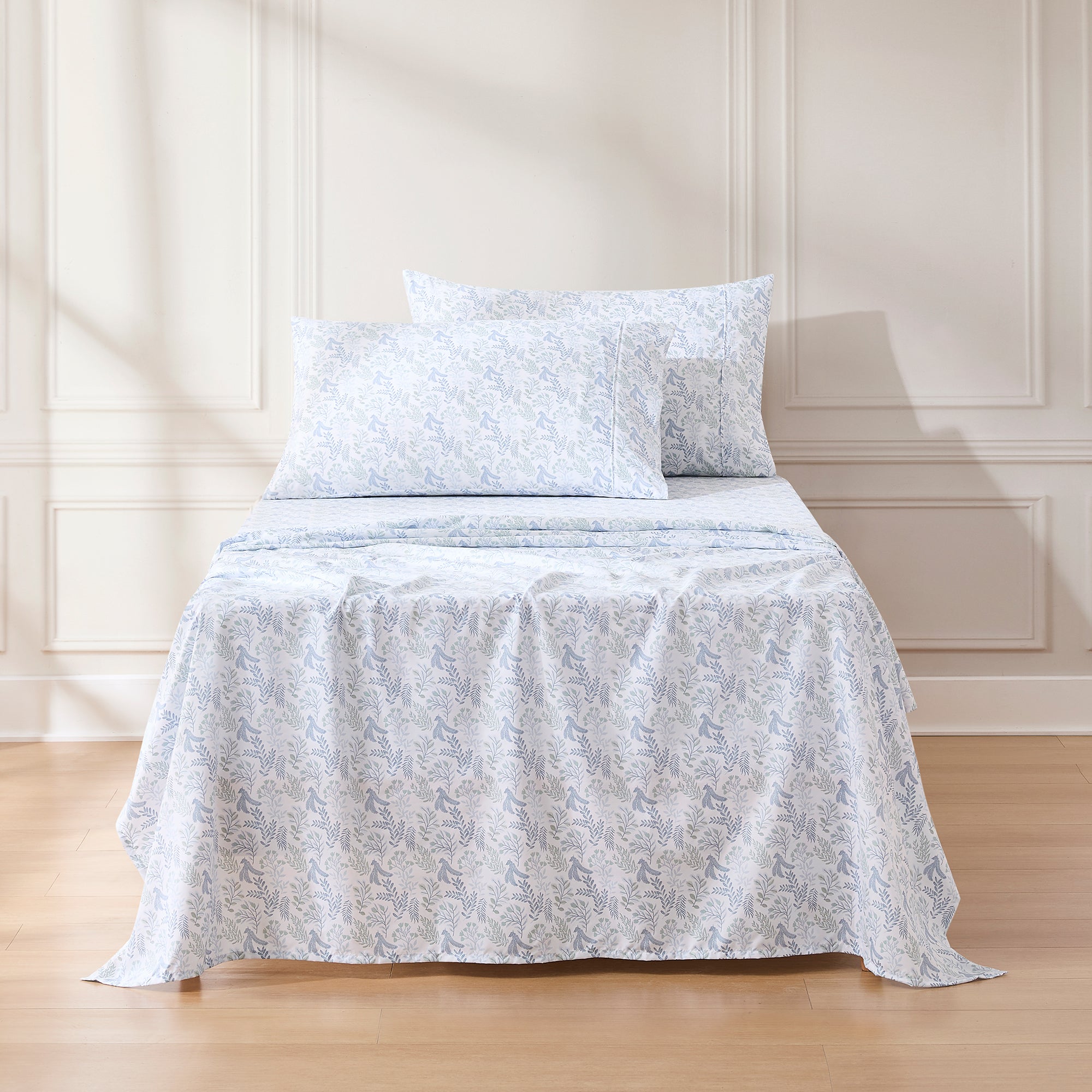 Botanical Leaf and Floral Printed Cotton Sheet Set - Queen Size Bedding with Soft Breathable Fabric for Home Decor and Comfortable Sleep