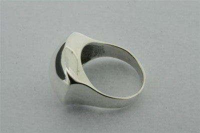 Elegant and Minimalist Clean Regal Ring for Women - Perfect for Weddings, Anniversaries, and Special Occasions