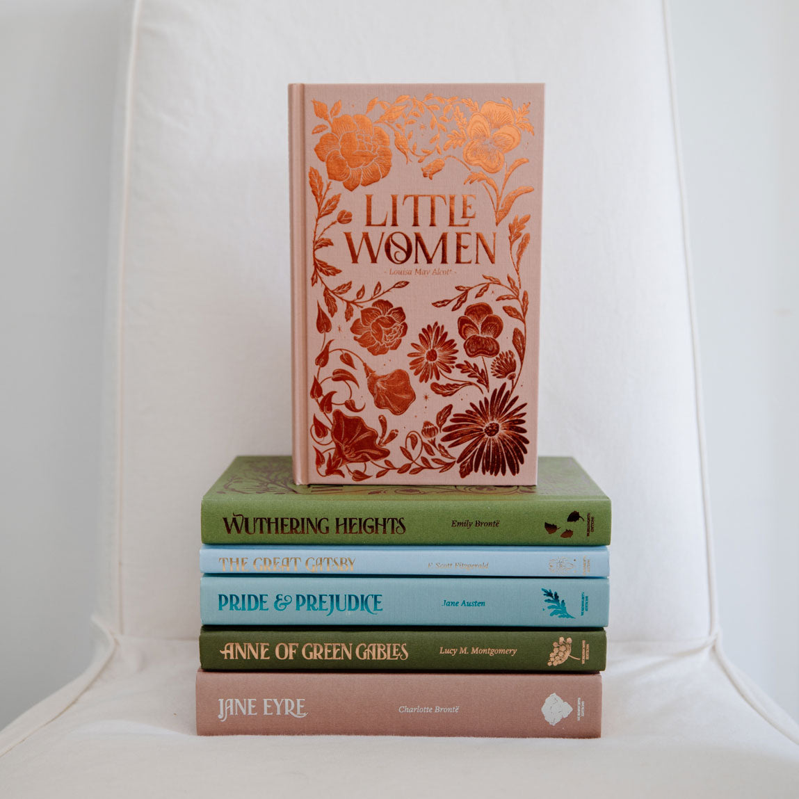 Wuthering Heights by Emily Bronte - Deluxe Hardcover Classic Edition | Perfect for Book Collectors & Literary Enthusiasts | Great Gift for Readers & Home Library Decor