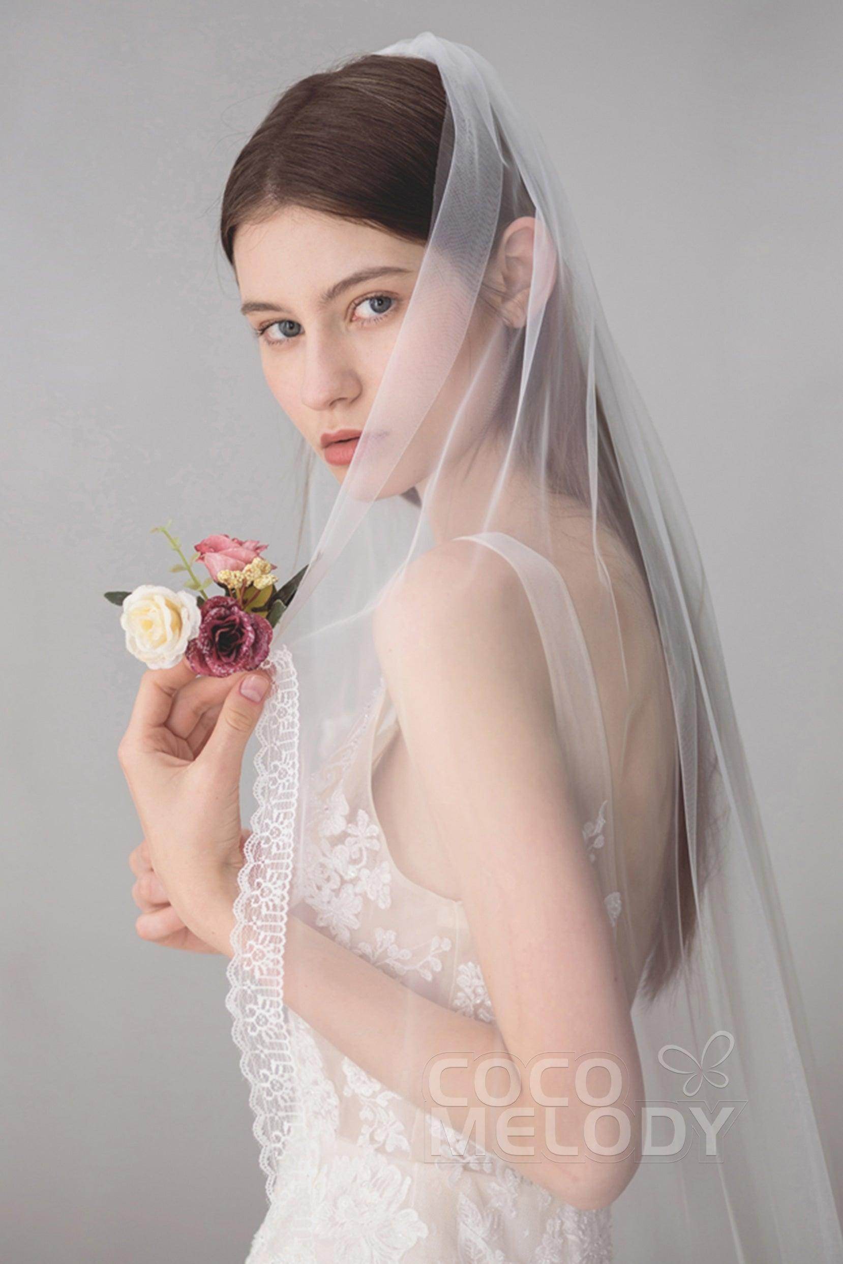 Elegant One-Tier Lace Edge Tulle Bridal Veil with Hip Appliques - Perfect for Weddings, Bridal Showers & Romantic Photo Shoots (Style AV18026)