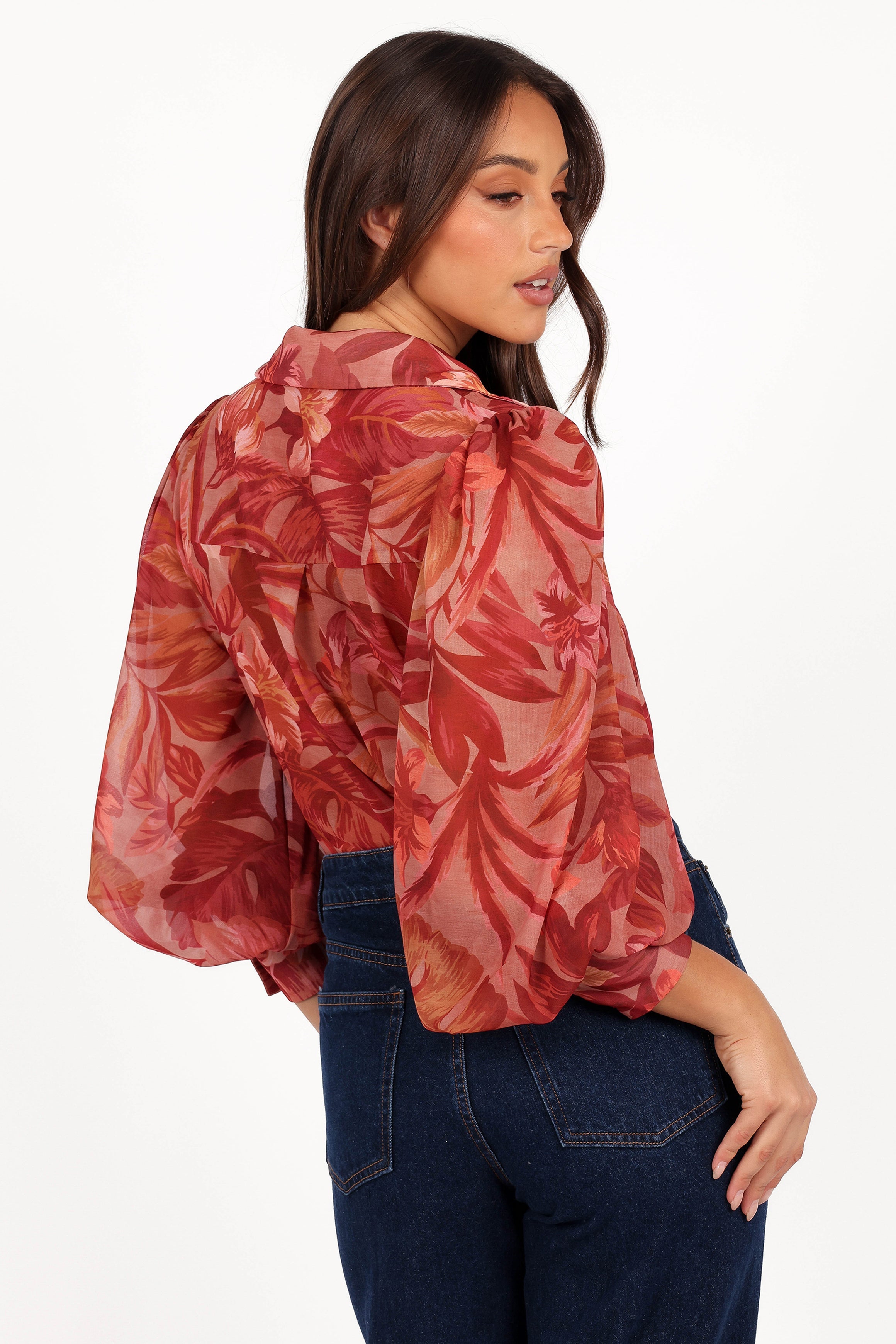 Fleetwood Blouse - Stylish Tropical Print Women's Top for Summer Beach Vacation & Casual Outings