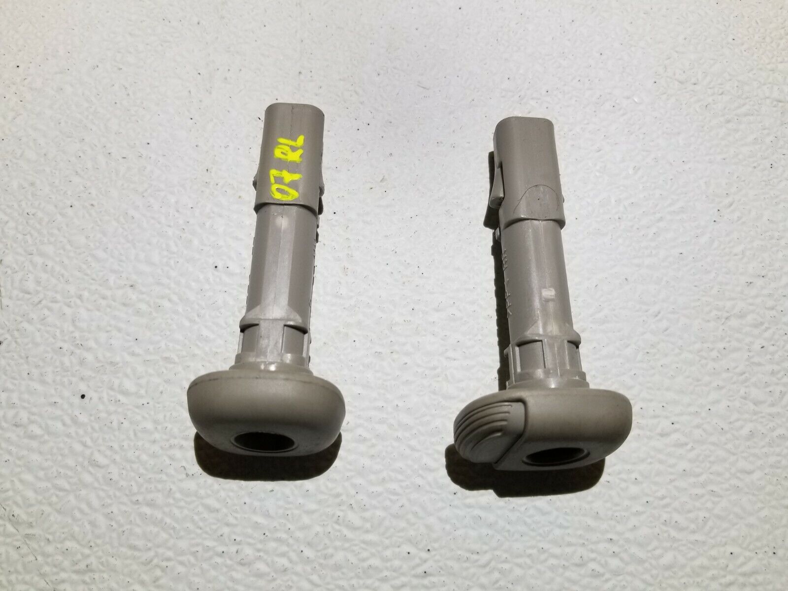 05-08 Acura RL Front Driver Seat Headrest Guide Sleeve (2-Piece Set) - OEM Replacement Part for Comfortable Driving Experience