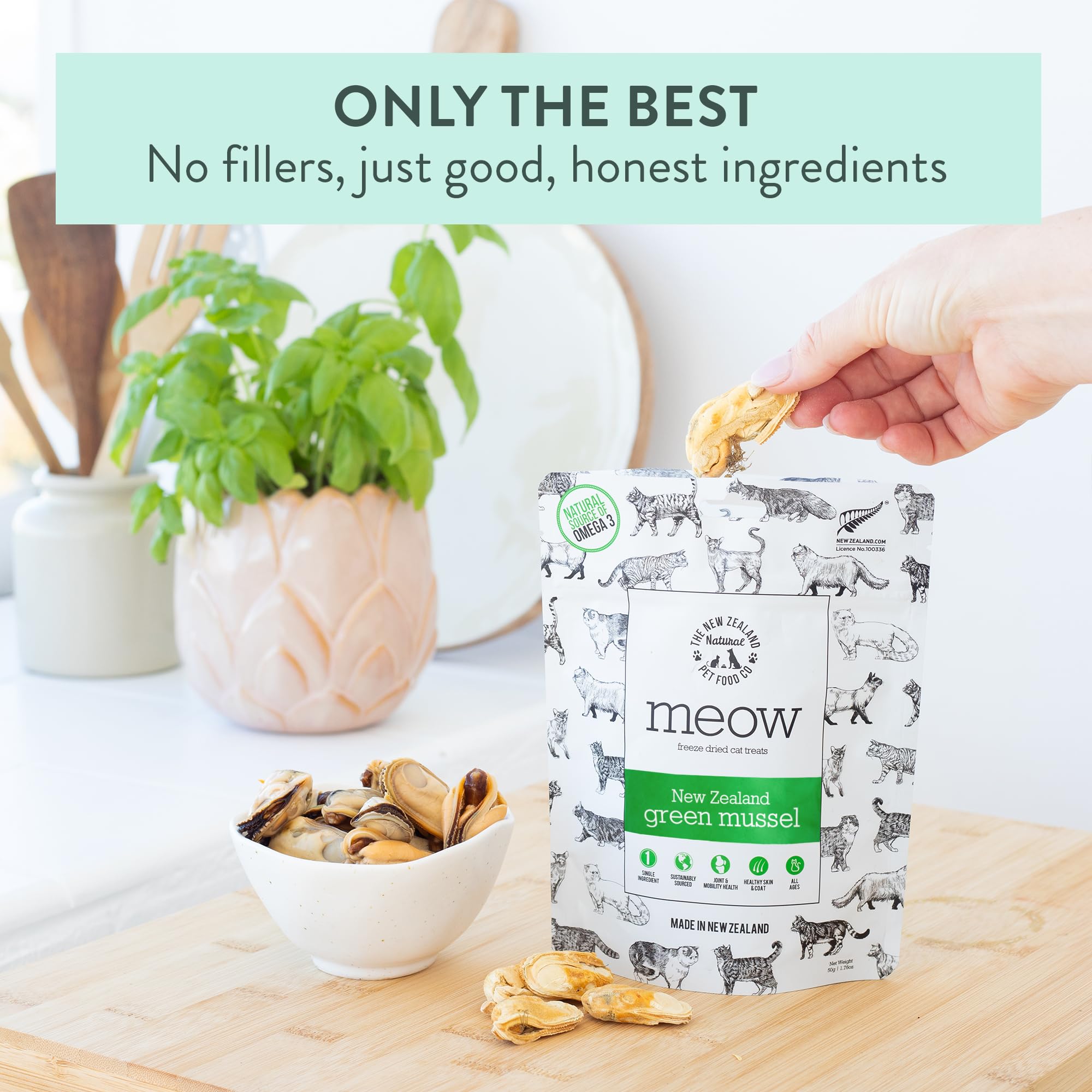 Freeze Dried Cat Treats with NZ Green Mussel - High Protein Healthy Snacks for All Life Stages - Perfect for Training & Rewards