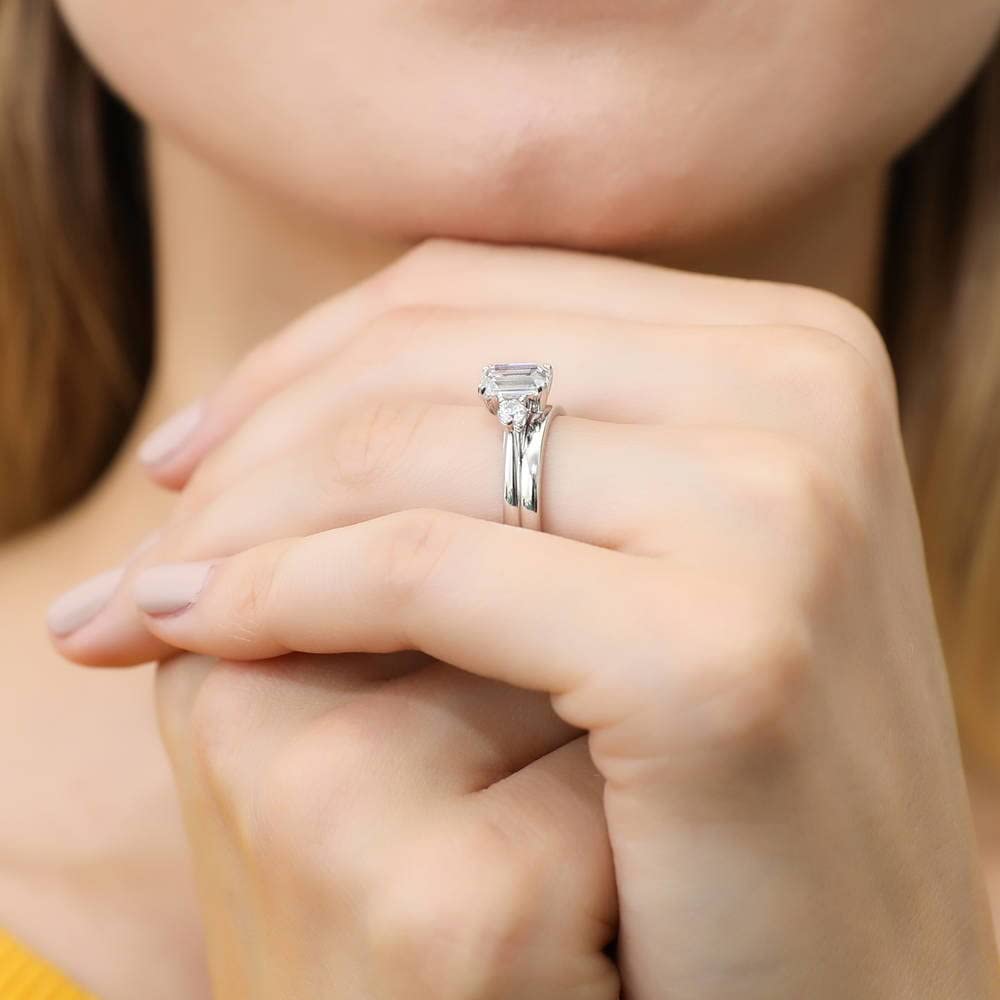 BERRICLE Sterling Silver 3-Stone Wedding & Engagement Ring Set - 1 Carat Emerald Cut Cubic Zirconia CZ for Women, Rhodium Plated Sizes 4-10 - Perfect for Proposals, Anniversaries & Special Occasions
