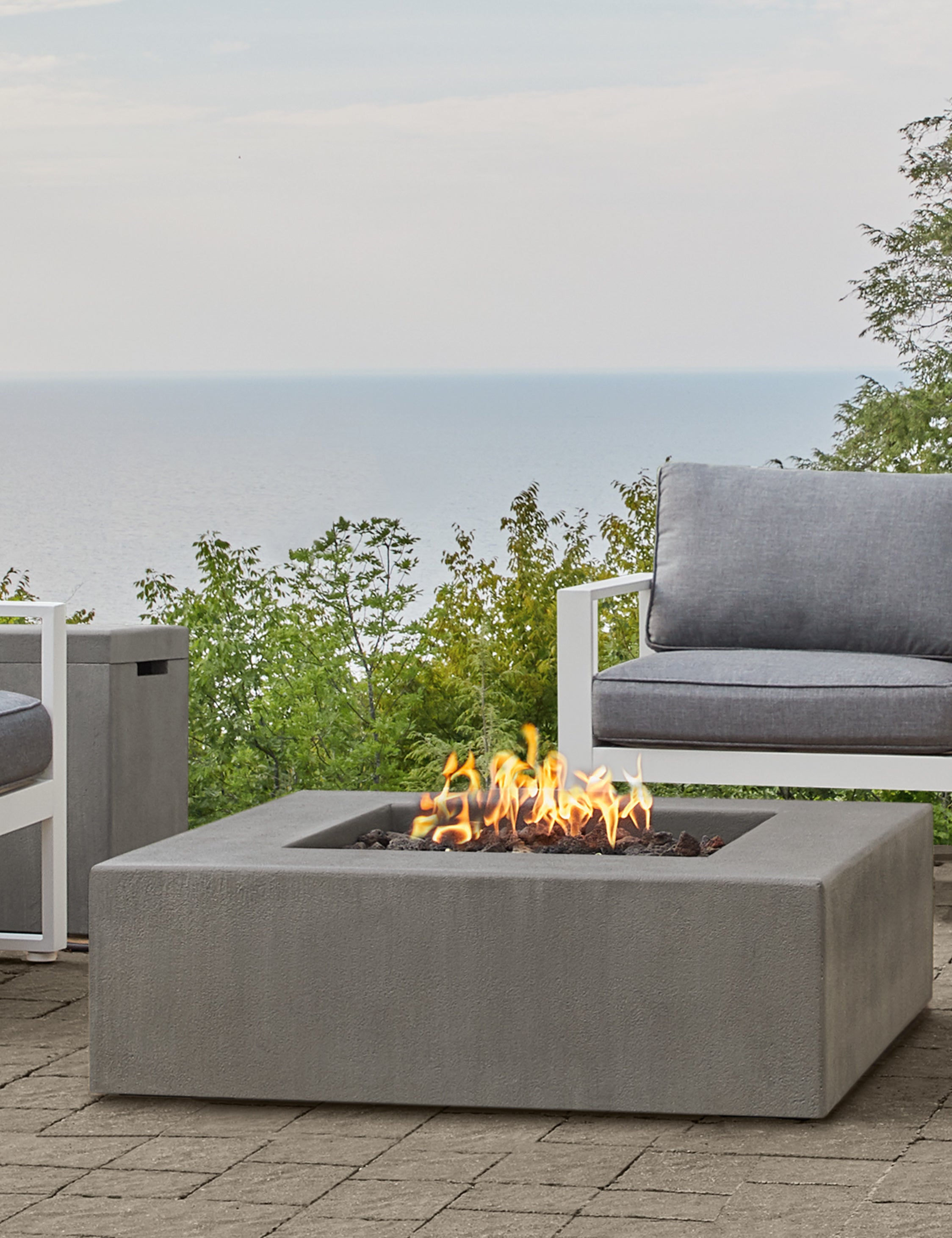 Auberon Outdoor Fire Table - Modern Patio Fire Pit for Backyard, Garden, and Deck - Perfect for Camping, BBQ, and Relaxing Evenings