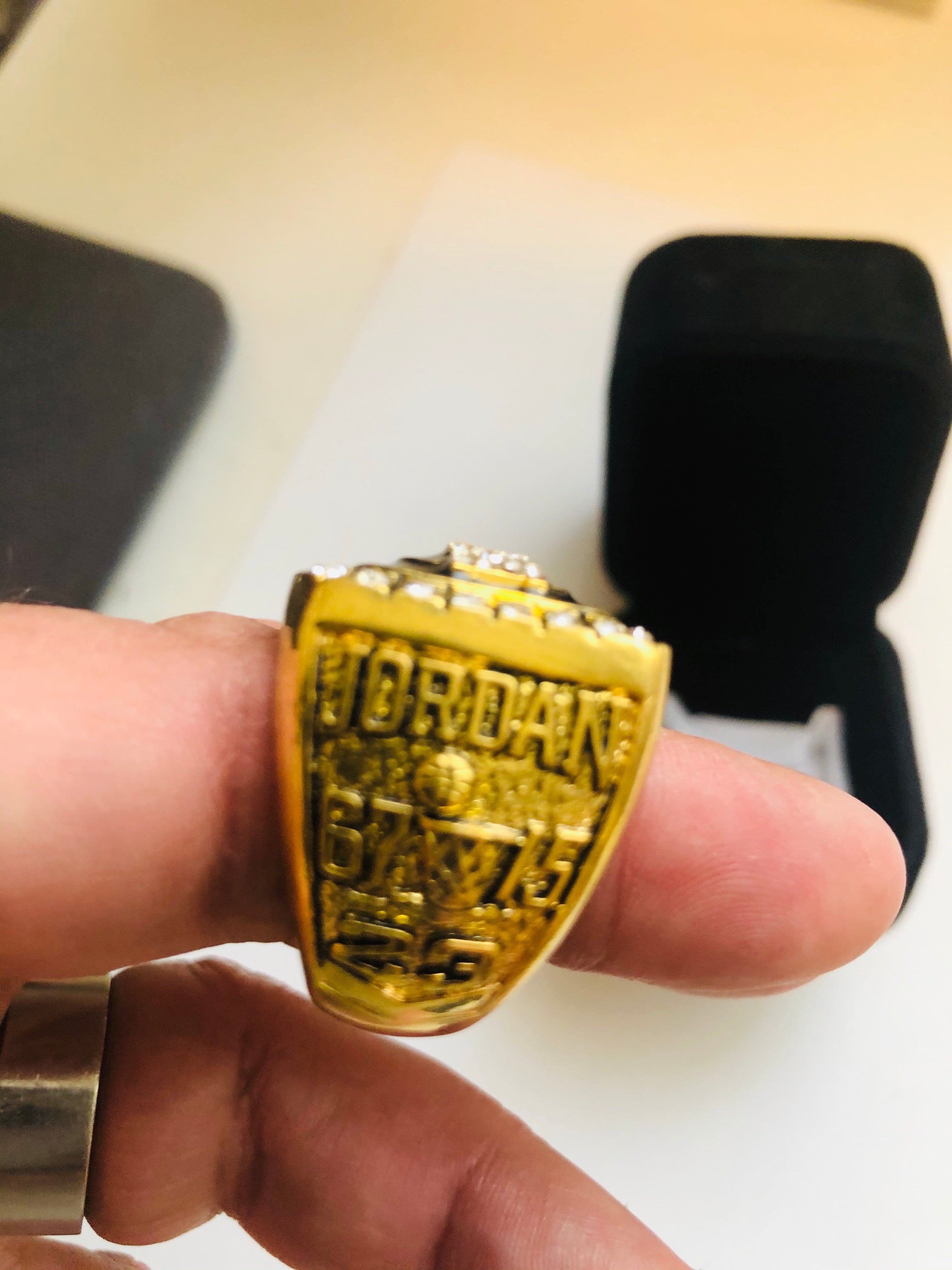 Michael Jordan NBA Chicago Bulls 1991-92 Championship Replica Ring - Authentic Collectible for Fans & Sports Memorabilia Enthusiasts - Perfect for Display, Gifting, and Game Day Spirit