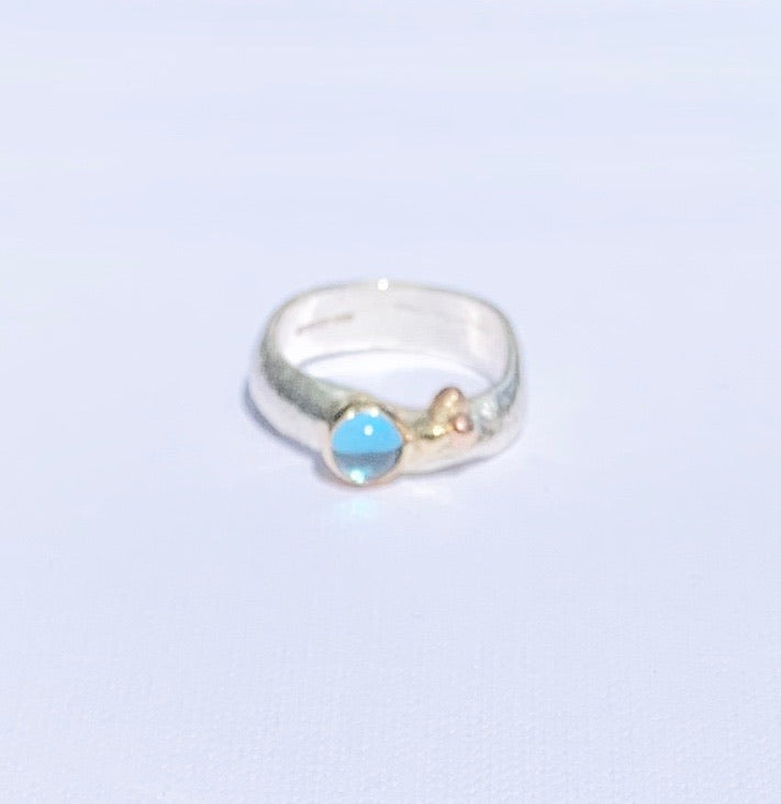18K Gold & Silver Blue Topaz Pebble Ring - Size L for Women | Elegant Statement Jewelry for Parties, Weddings & Everyday Wear