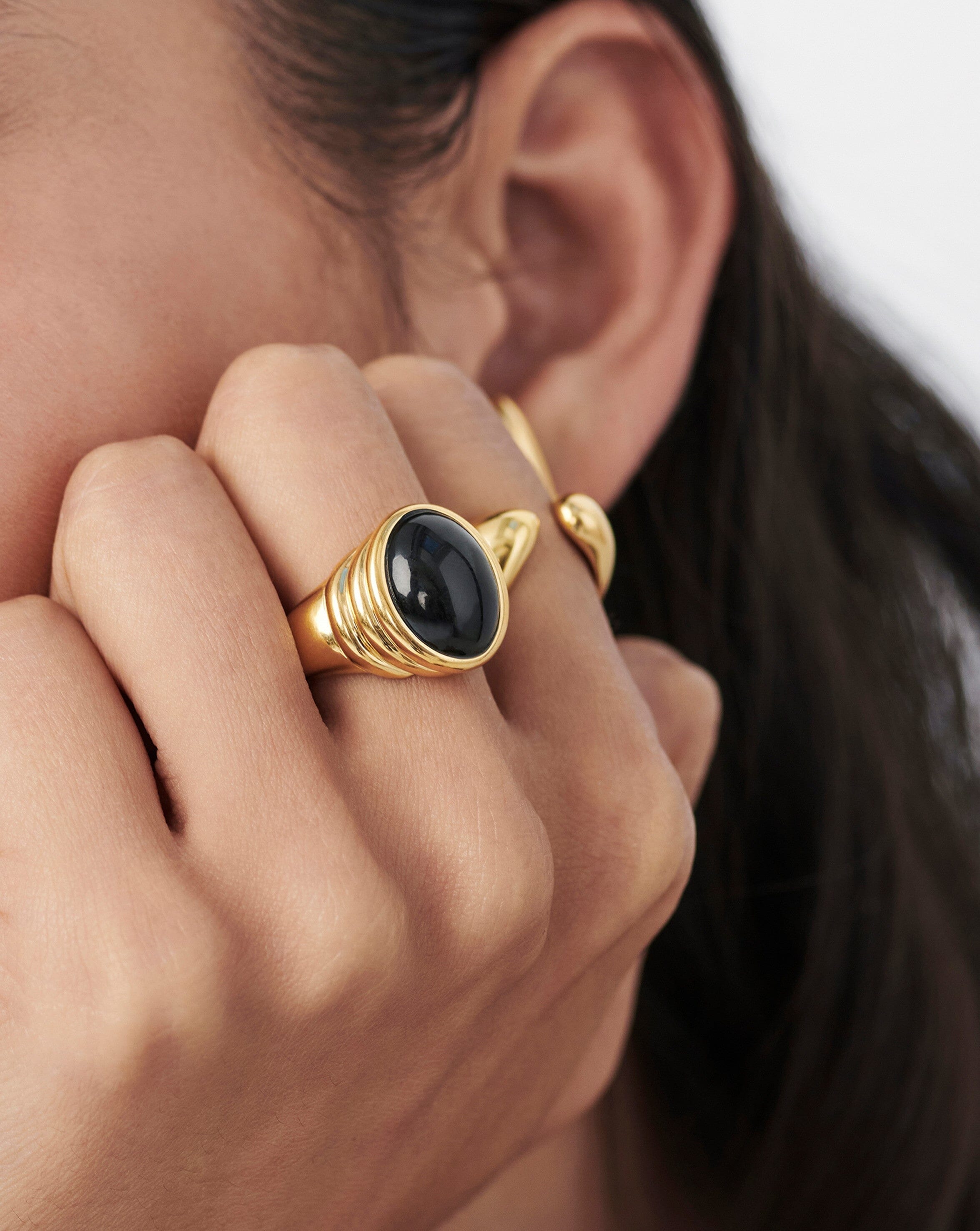 Savi Ridge Oval Gemstone Chunky Ring - 18k Gold Vermeil & Black Onyx Statement Jewelry for Women | Perfect for Parties, Date Nights & Special Occasions