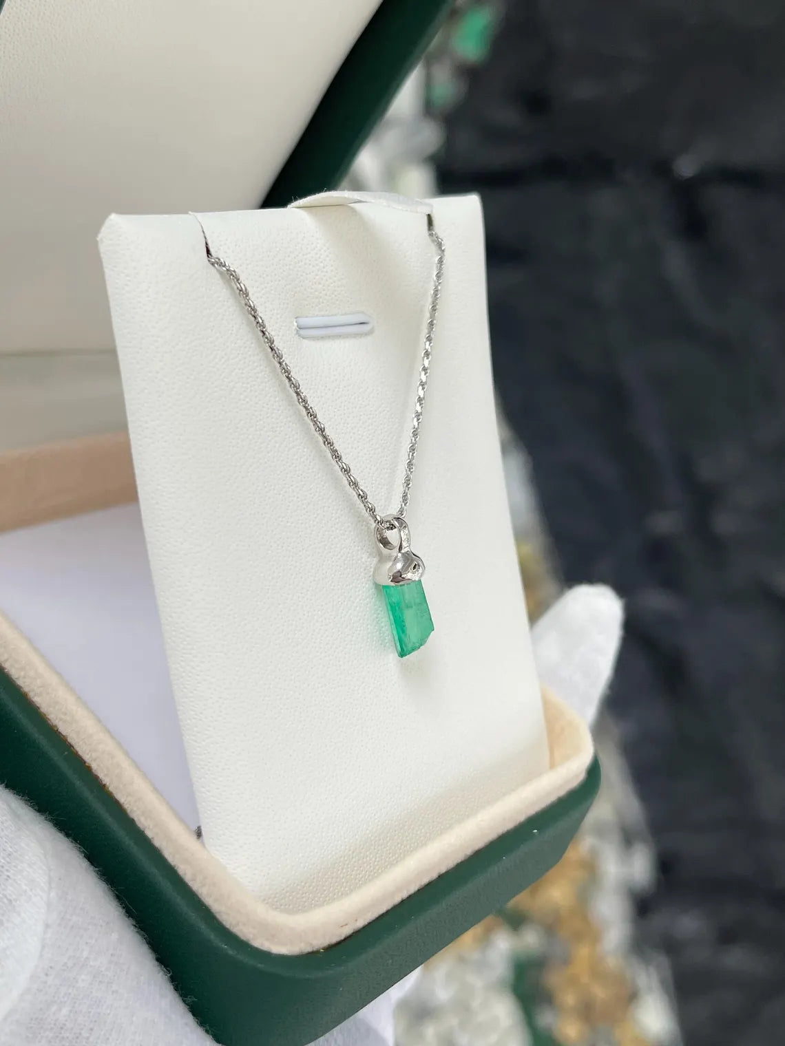 2.10ct Natural Rough Cut Colombian Emerald Crystal Pendant Necklace - Handmade Jewelry for Women, Gift for Her, Perfect for Weddings & Special Occasions