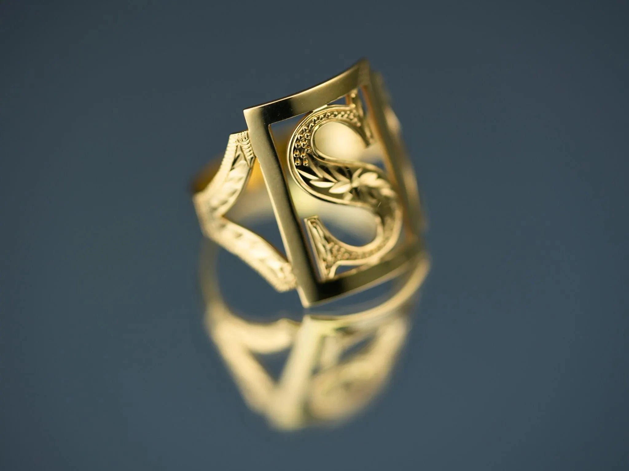 Elegant Personalized Initial Letter Ring for Women - Custom Monogram Name Ring - Perfect Gift for Birthday, Anniversary & Valentine's Day - Sterling Silver or Gold Plated Jewelry