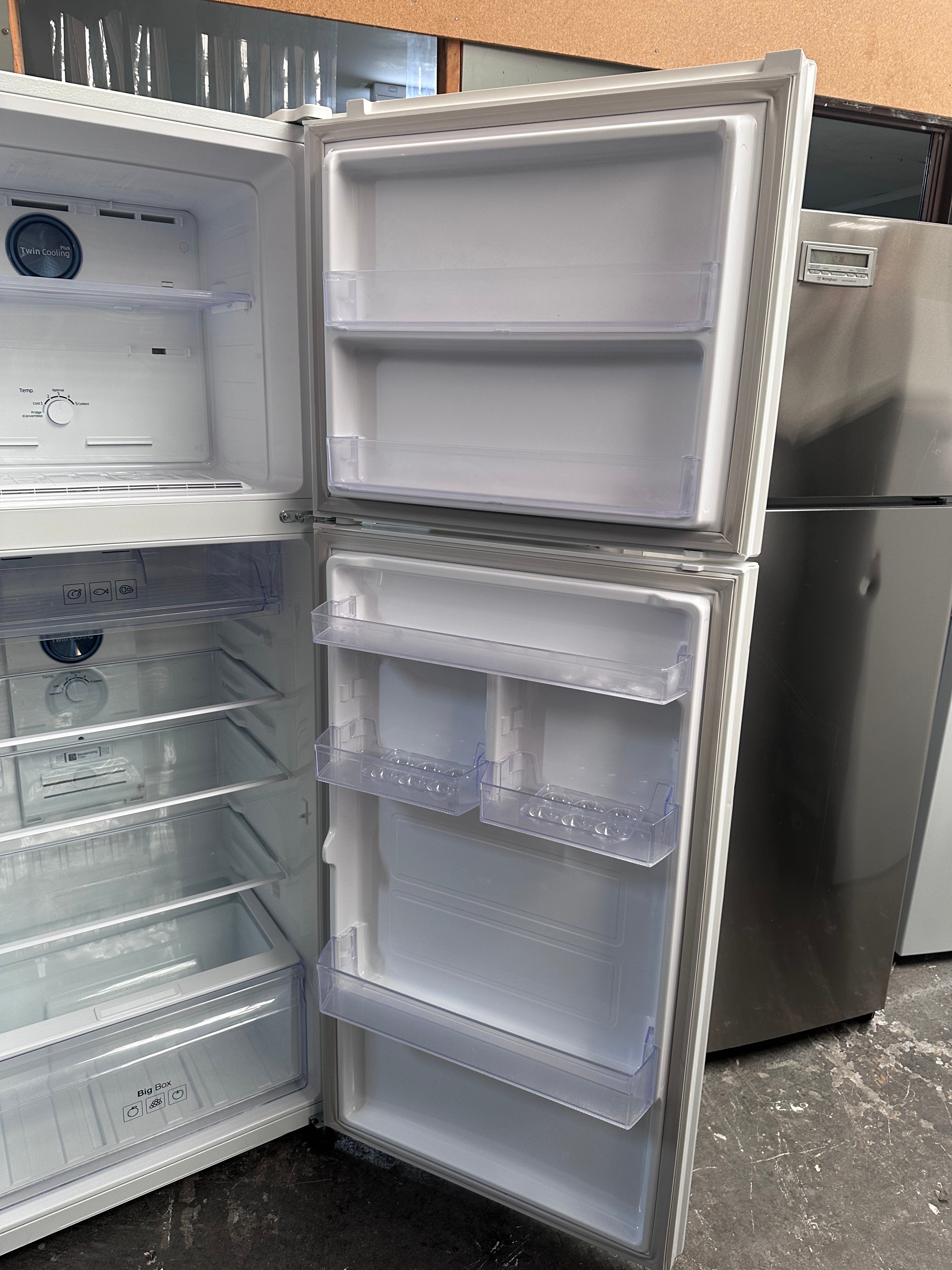Samsung 419L Top Mount Refrigerator - Energy Efficient 4-Door Fridge with Digital Inverter [Certified Refurbished] - Perfect for Kitchens, Restaurants & Small Businesses