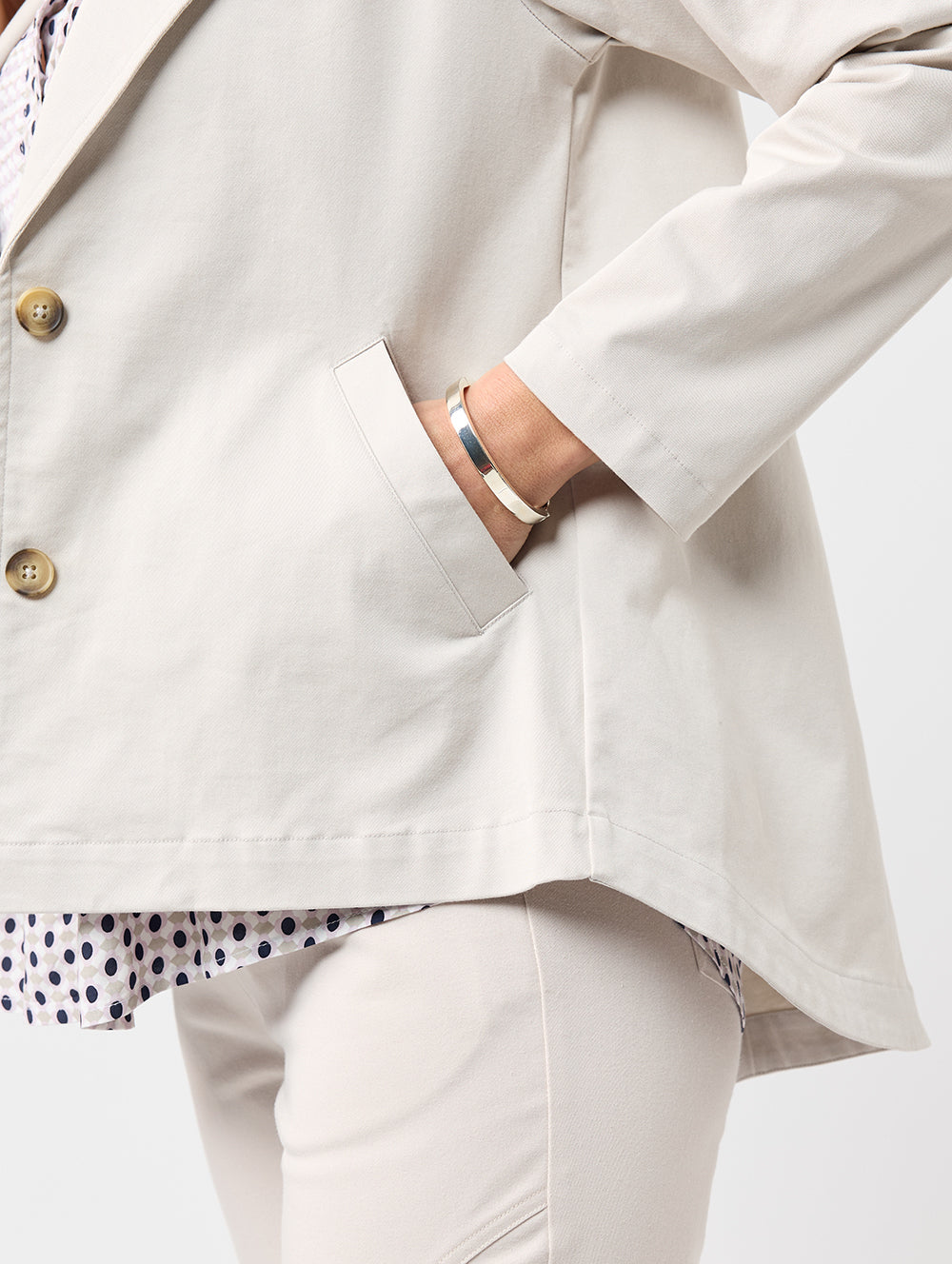 Stylish Taren Cropped Trench Coat for Women - Lightweight Spring & Fall Jacket | Perfect for Office Wear, Date Nights & Casual Outings