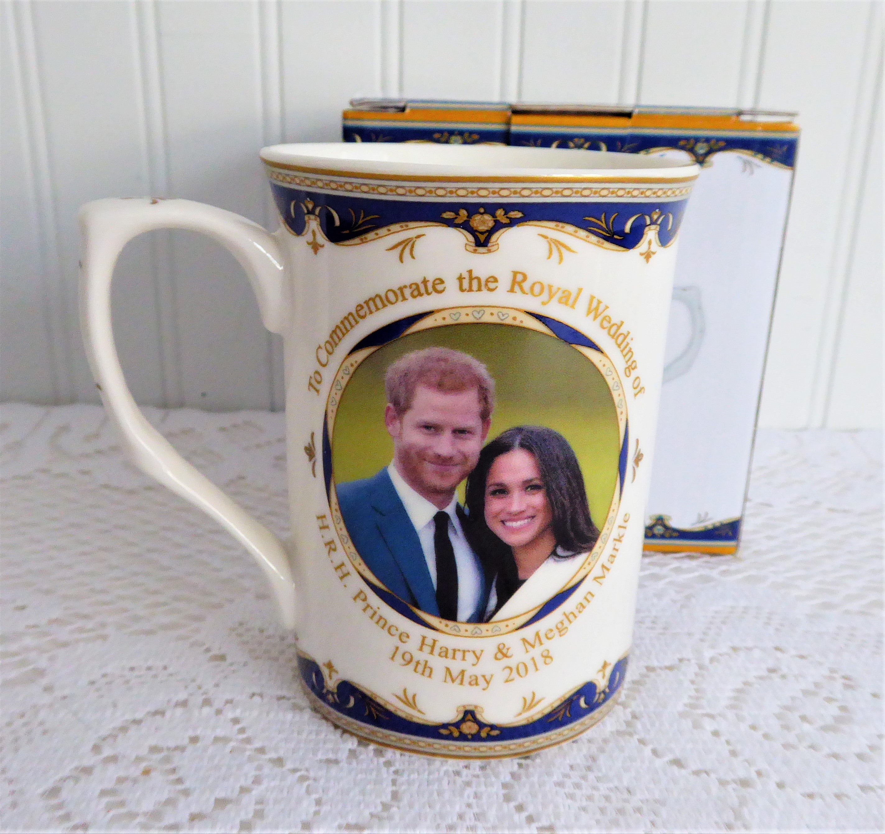 Prince Harry & Meghan Markle Royal Wedding Commemorative Mug - Premium English Bone China Collectible (2018 Limited Edition Gift Box) - Perfect for Tea Time, Royal Memorabilia Collection & British Souvenir Gifts