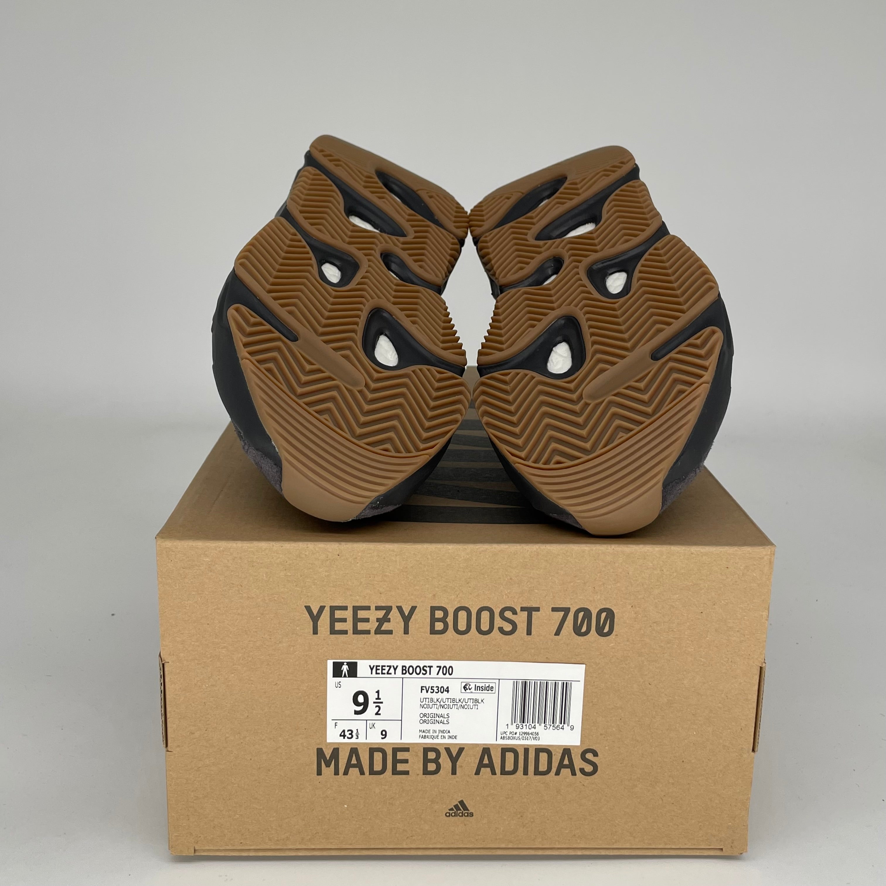 Adidas Yeezy 700 Utility Black Men's Sneakers Size 9.5 FV5304 - Stylish & Comfortable for Casual Wear, Running & Street Fashion