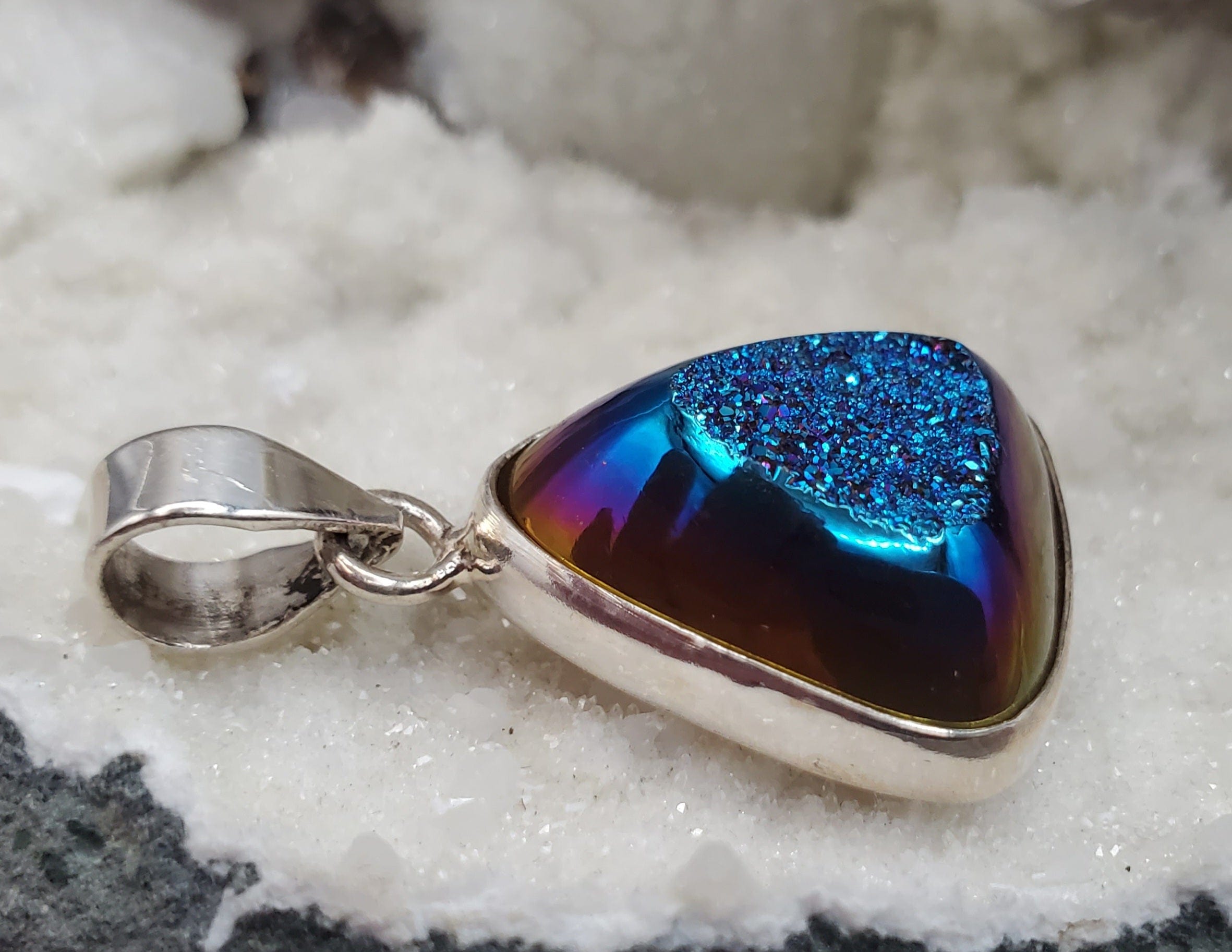 Aura Druzy Pendant Necklace - Natural Crystal Healing Jewelry for Women - Perfect for Meditation, Yoga & Spiritual Energy Balancing