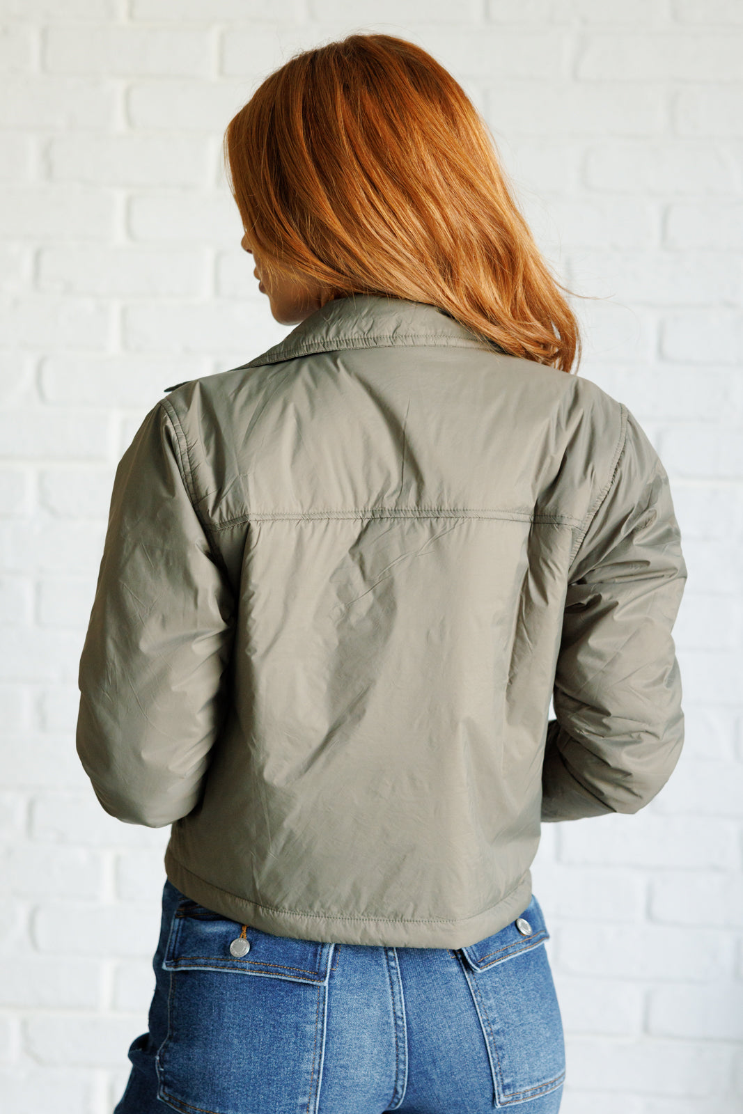 Lightweight Puffer Jacket for Women - Olive Green Winter Coat, Water-Resistant & Warm - Perfect for Outdoor Activities, Travel & Casual Wear
