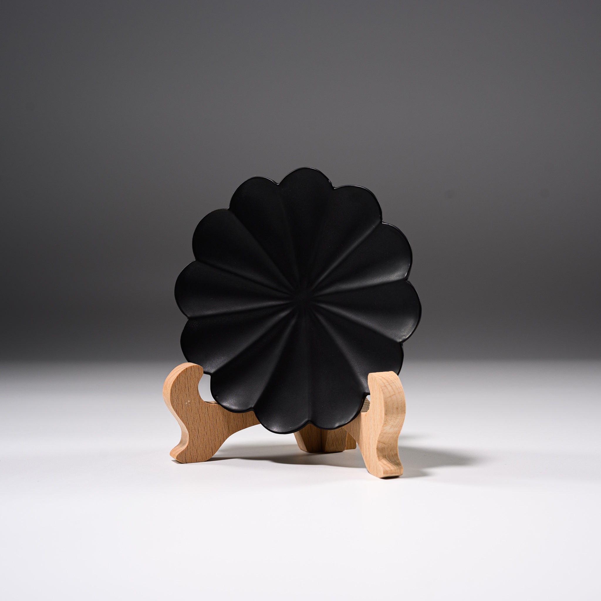 Handmade Usukiyaki Ceramic Plate - Rinka Black Japanese Pottery for Sushi, Sashimi & Fine Dining