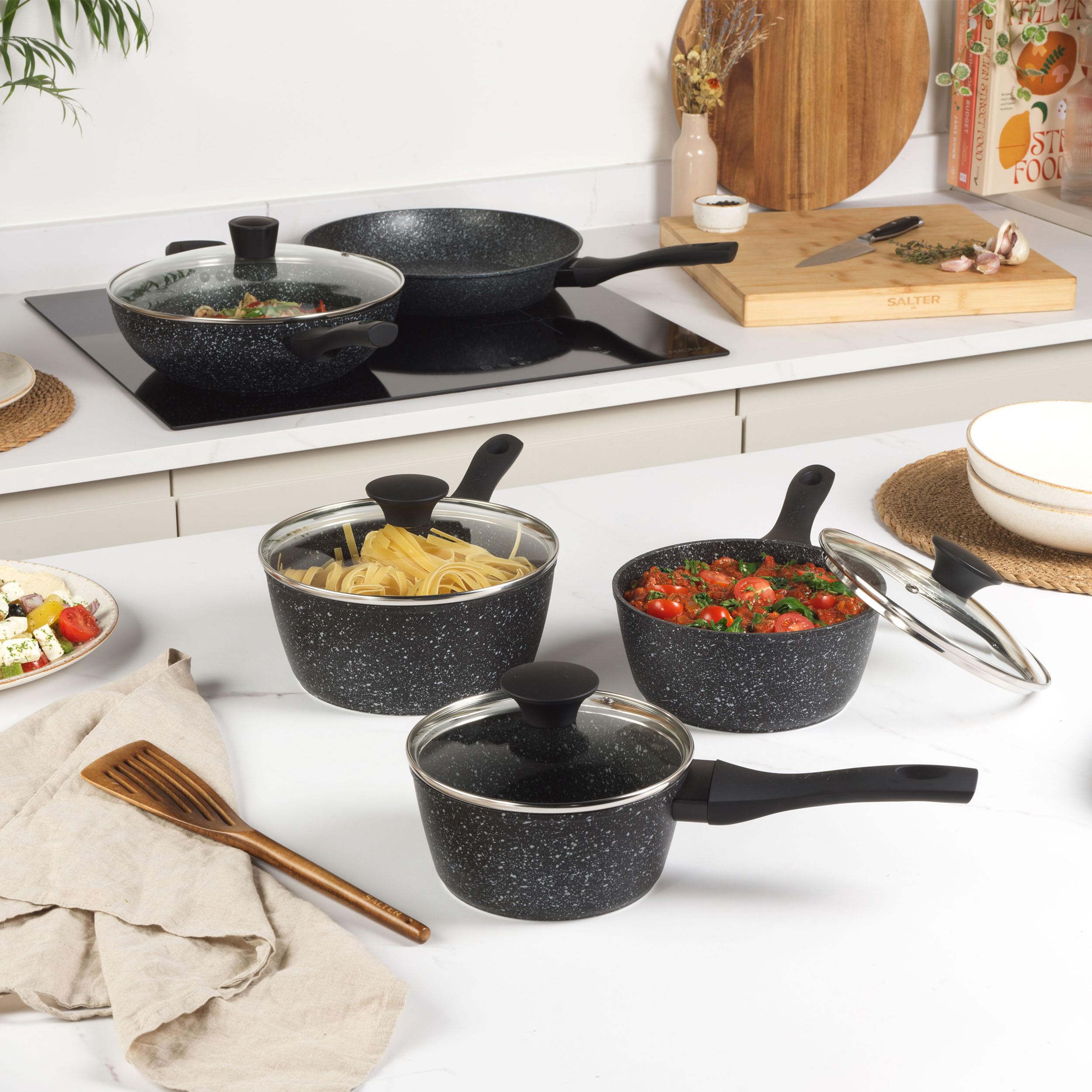 **Salter BW05746 Megastone 24 cm Non-Stick Frying Pan – PFOA-Free Forged Aluminum, 10x Durable Coating, Soft Touch Handle, Induction & Metal Utensil Safe – Perfect for Eggs, Pancakes & Stir-Fry**