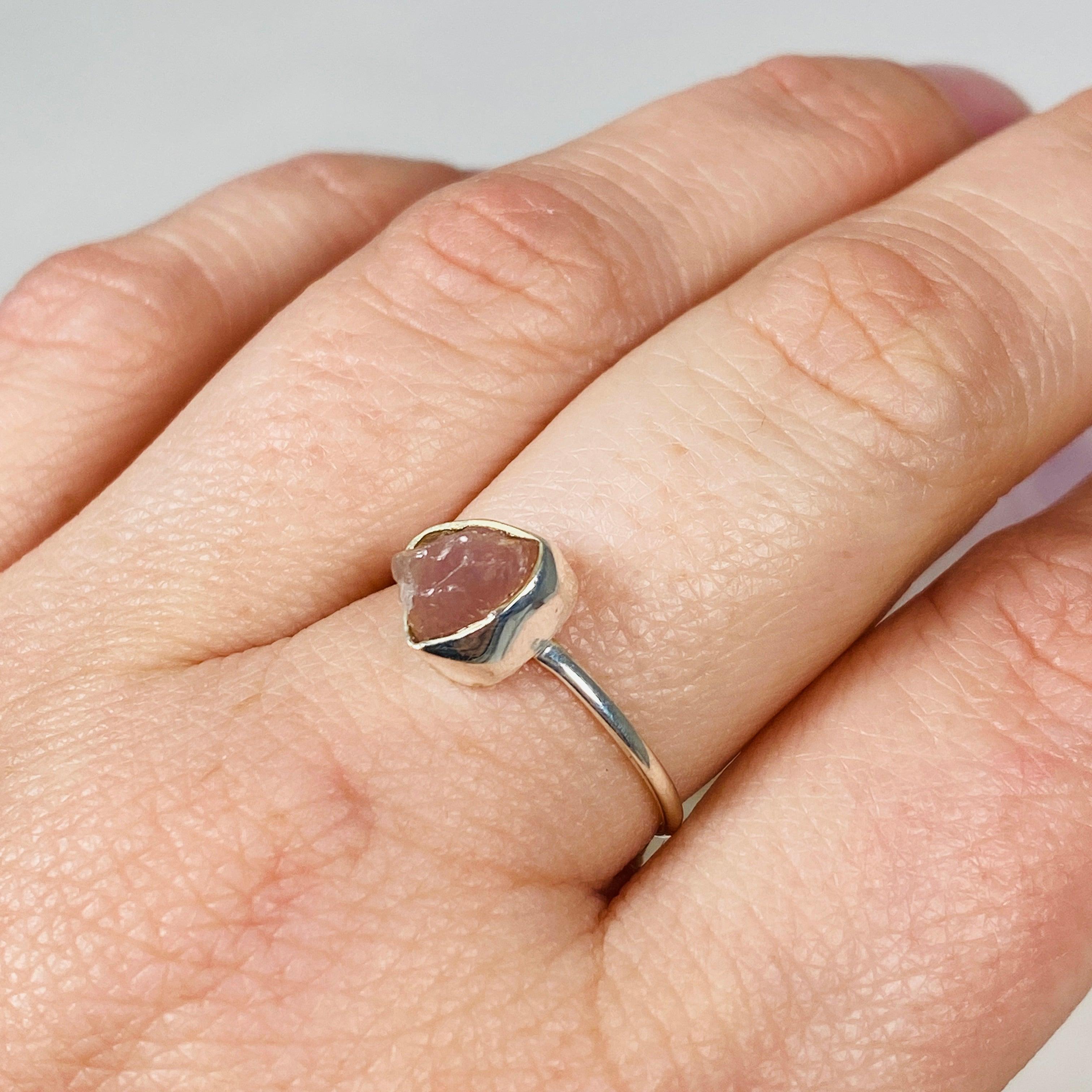 Natural Rose Quartz Raw Crystal Band Ring for Women - Healing Stone Jewelry for Love & Positivity - Perfect for Meditation, Gifts & Spiritual Healing