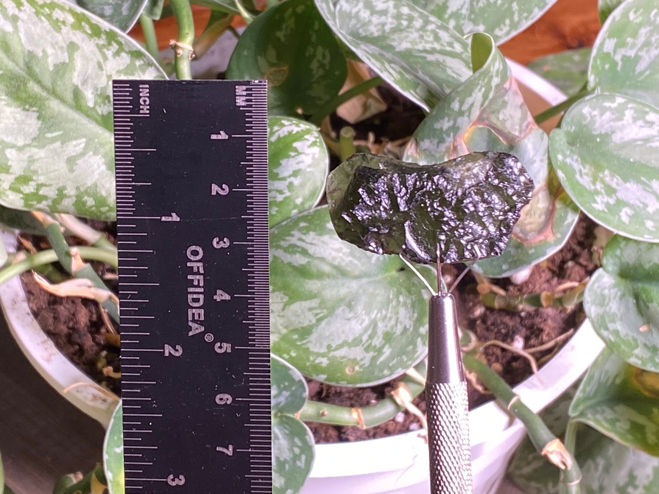 10.7g Genuine Raw Moldavite Crystal Stone - Natural Green Moldavite for Jewelry Making, Meditation & Energy Healing (44257)