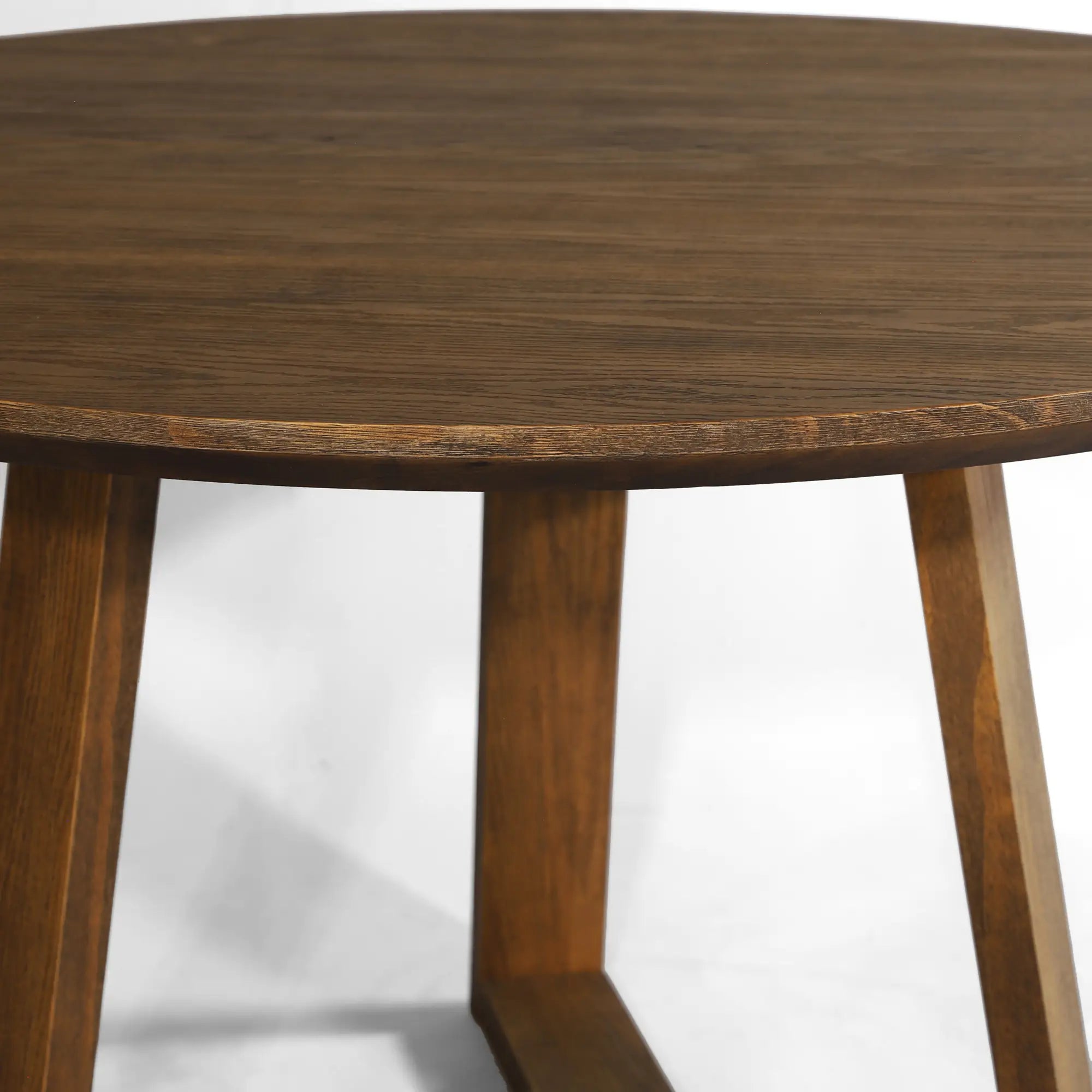 Stylish Cascais Round Dining Table - Modern Wooden Kitchen Table for 4-6 People | Perfect for Small Spaces, Breakfast Nooks & Cozy Family Meals