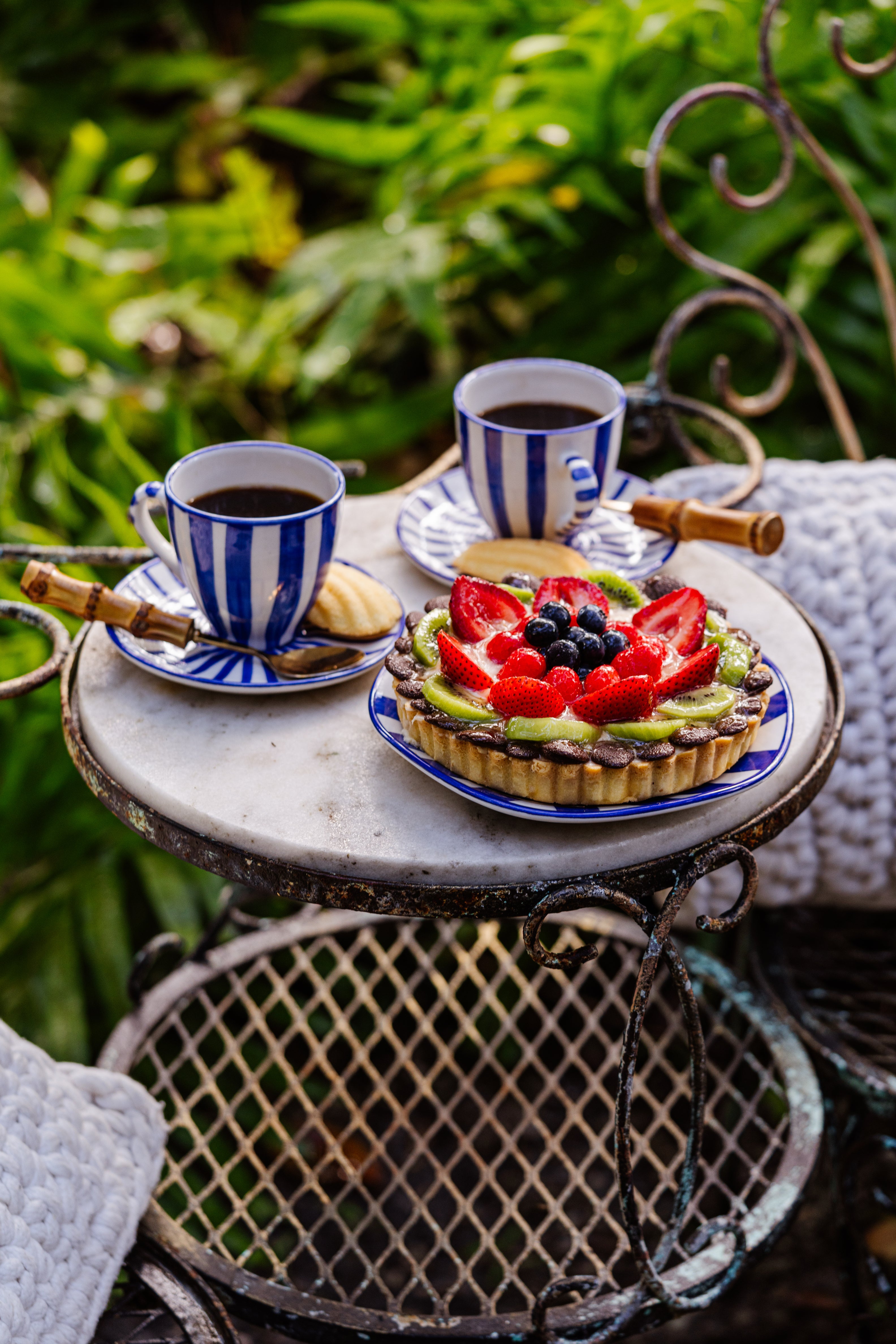 Premium Ceramic Coffee Cup and Saucer Set - Elegant White Porcelain Tea Cup with Handle - Perfect for Home, Office, and Cafe Use