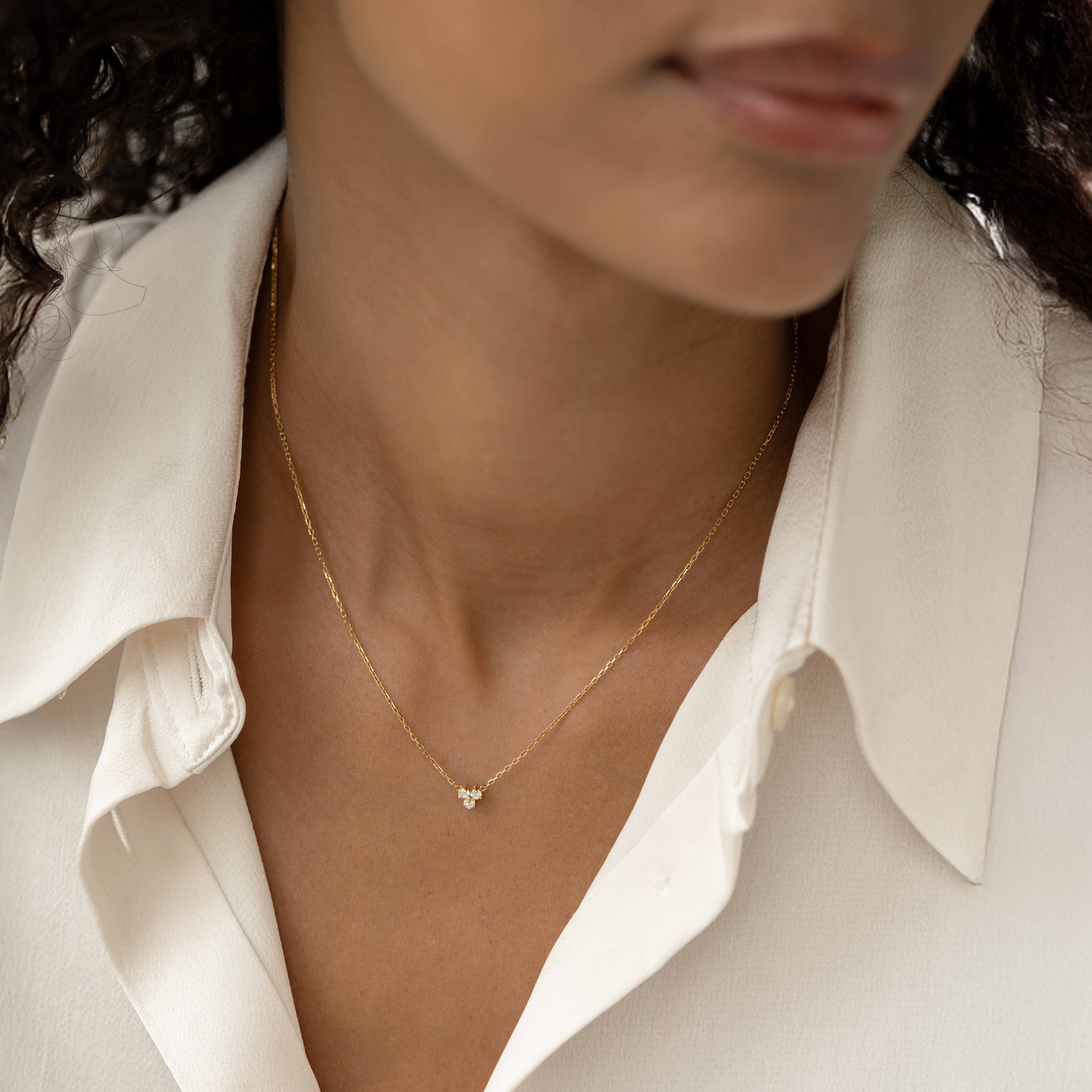 Trillium Necklace for Women - Elegant Floral Pendant Jewelry Gift for Her - Perfect for Weddings, Anniversaries & Special Occasions