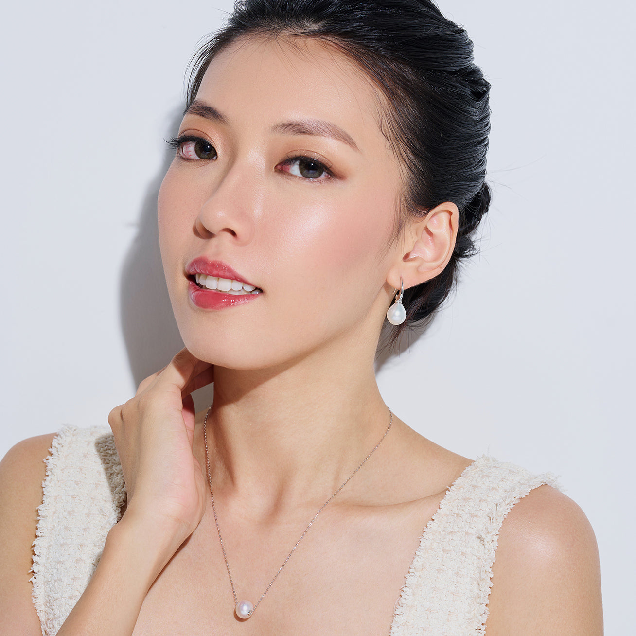 18K Solid Gold Diamond Australian White South Sea Pearl Earrings KE00103 - Luxury Pearl Jewelry for Weddings, Anniversaries & Special Occasions