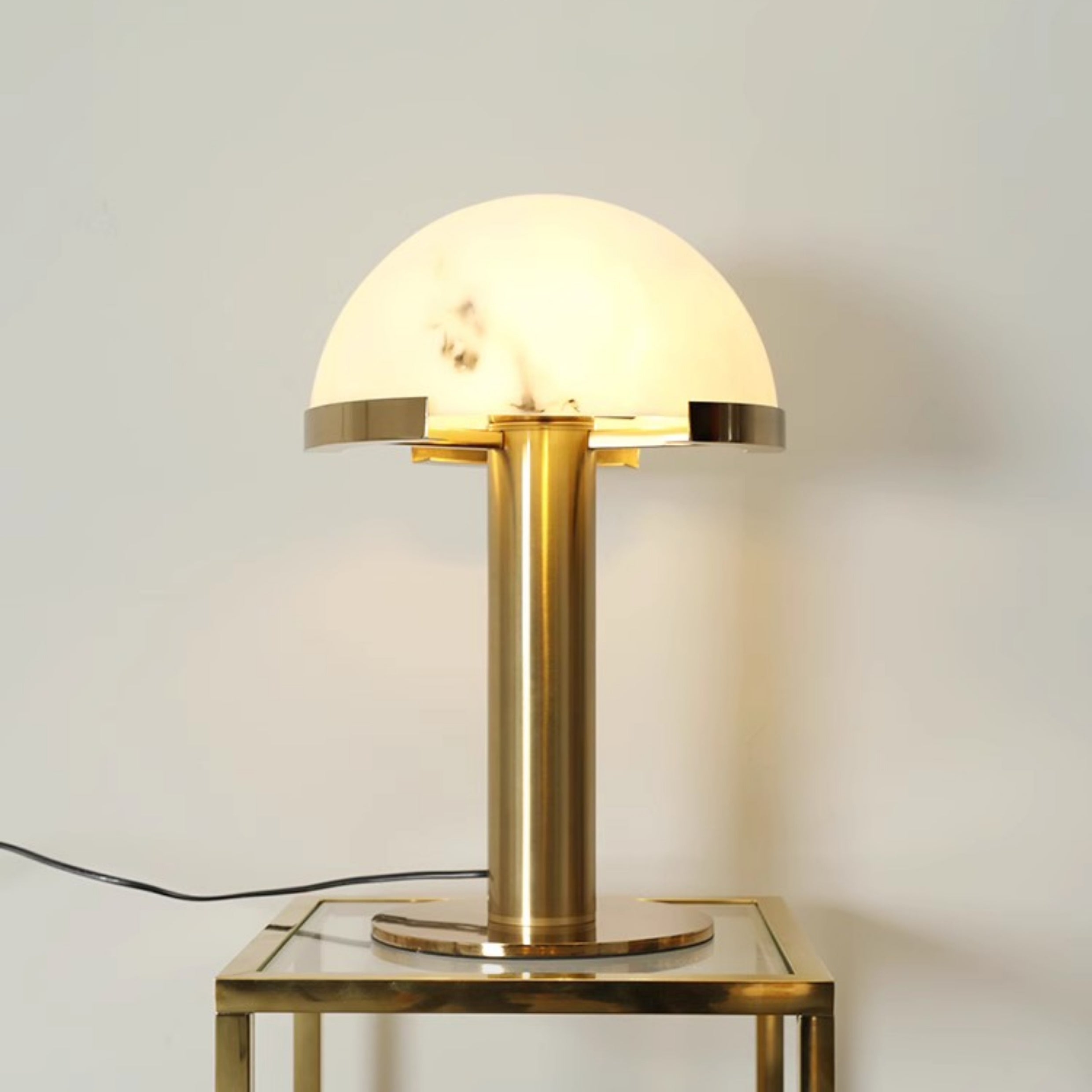 Elegant Alabaster Table Lamp - Modern Home Decor for Living Room, Bedroom & Office - Soft Ambient Lighting for Relaxation & Style