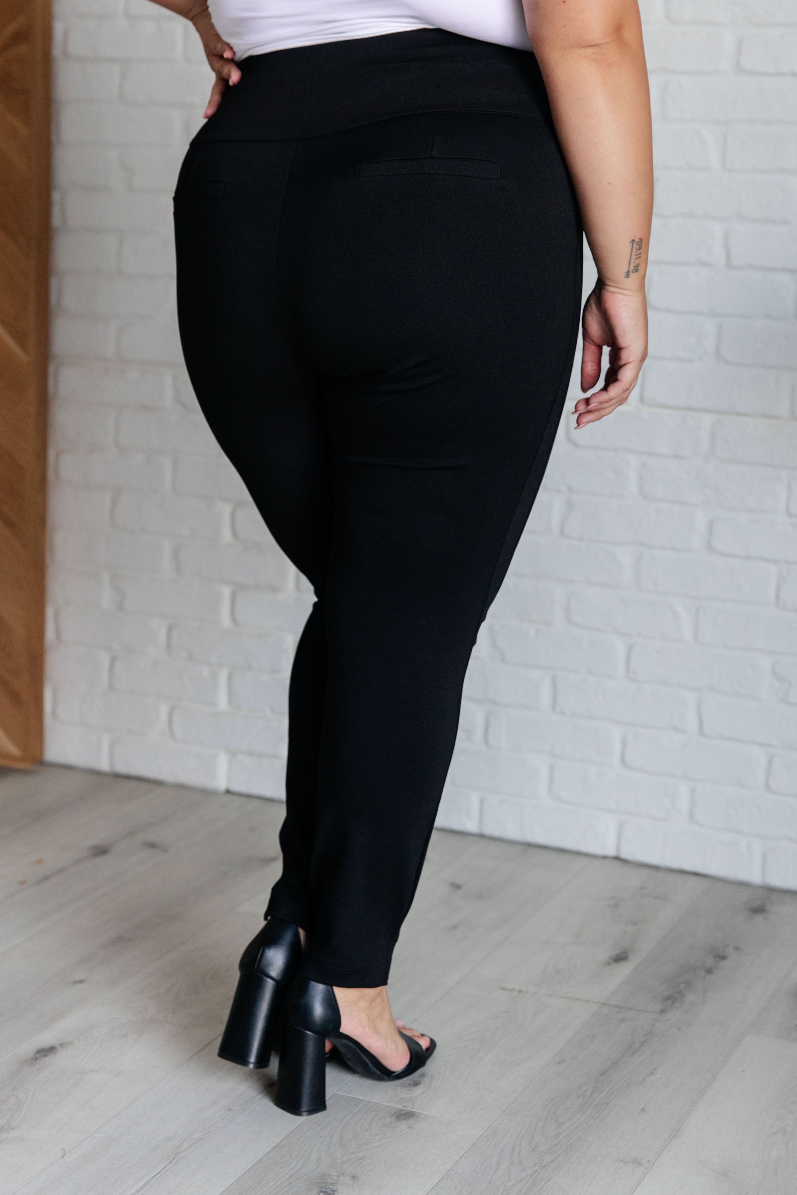 Magic Skinny 28 Pants for Women - High Waist Stretch Slim Fit Black Jeans | Perfect for Work, Date Night & Casual Outfits