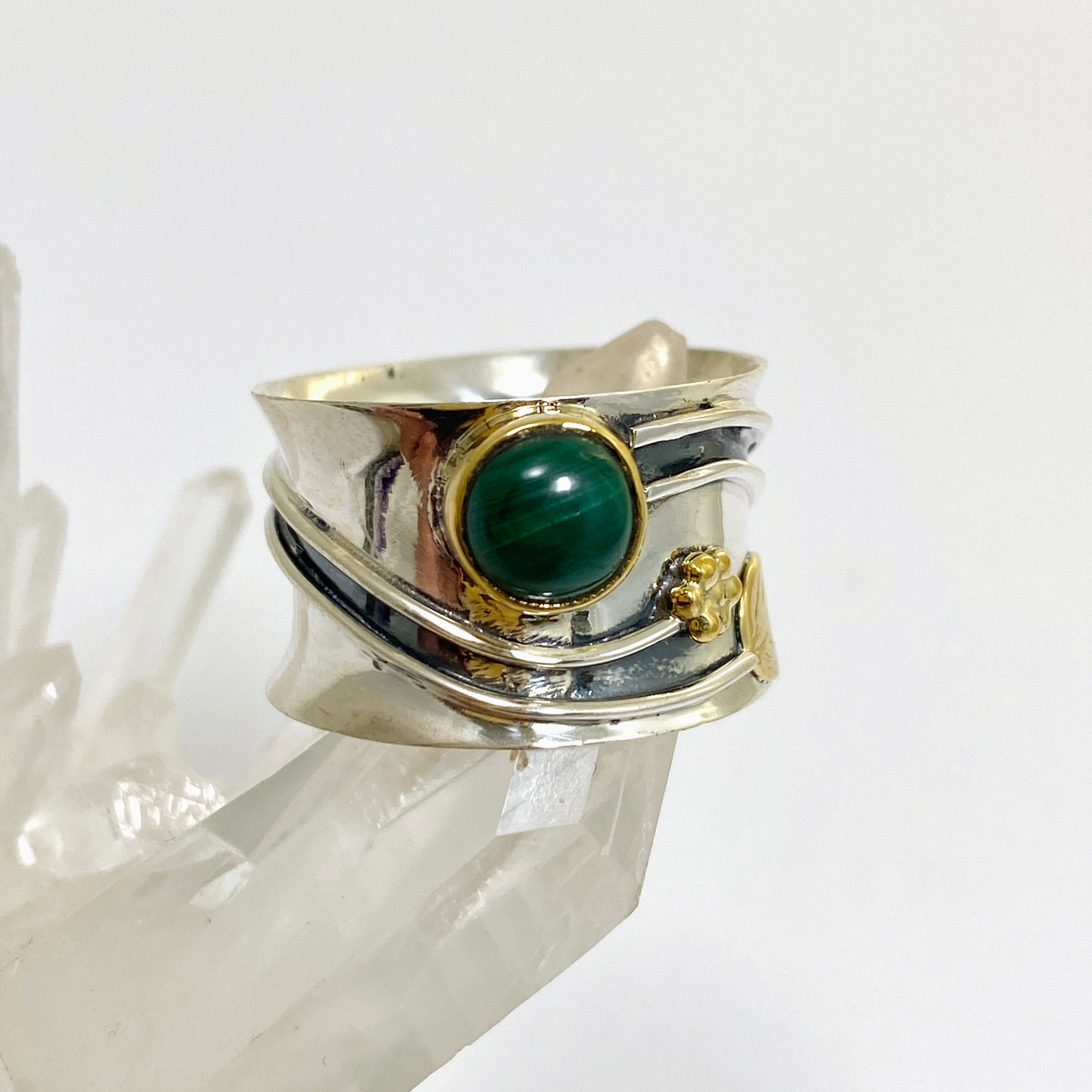 Malachite Round Cabochon Ring - Sterling Silver Decorative Setting R4198 | Elegant Green Gemstone Jewelry for Women, Perfect for Parties & Special Occasions