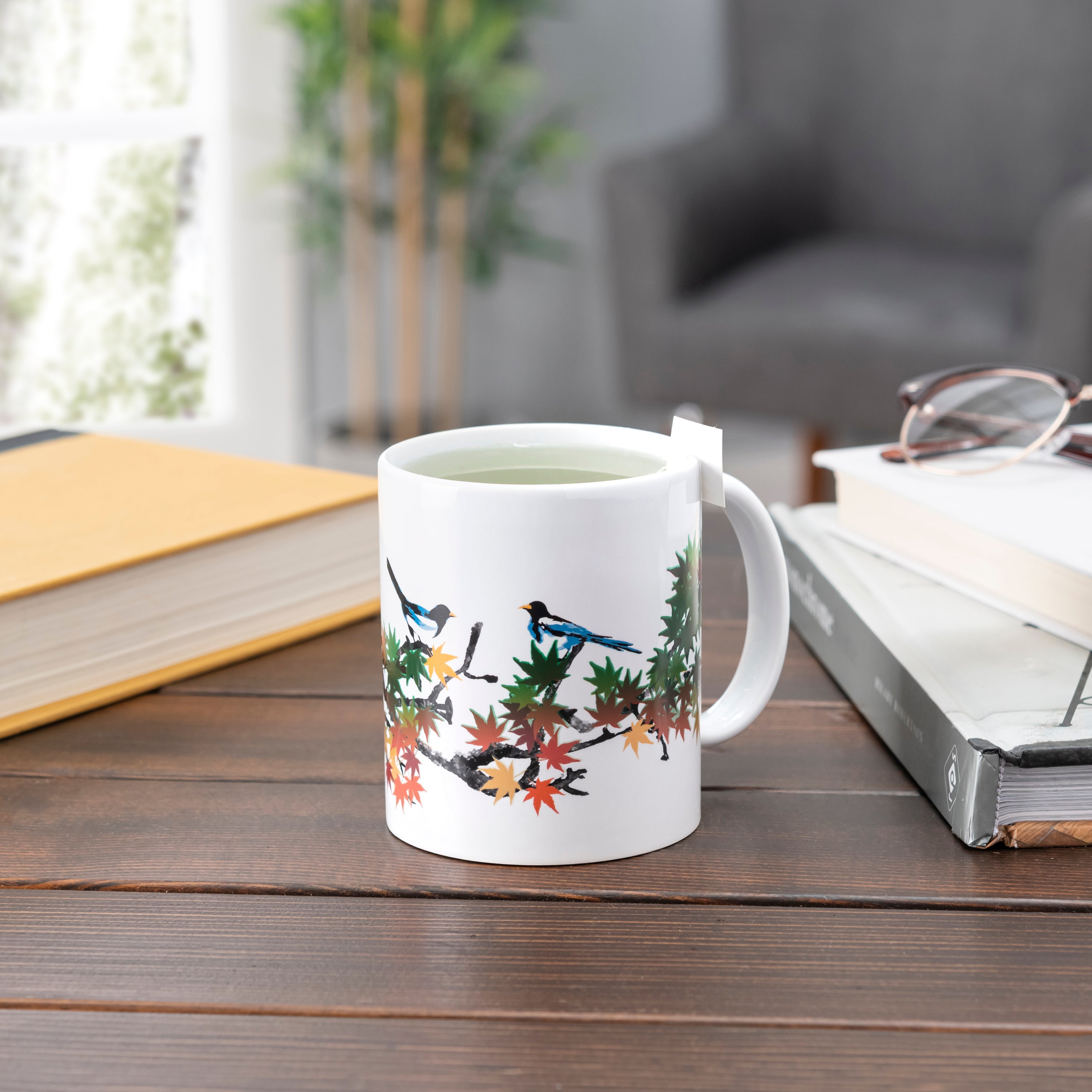 Maple Leaves Morphing Mug - Heat Activated Color Changing Coffee Cup - Perfect for Fall, Halloween, Thanksgiving & Christmas Gifts