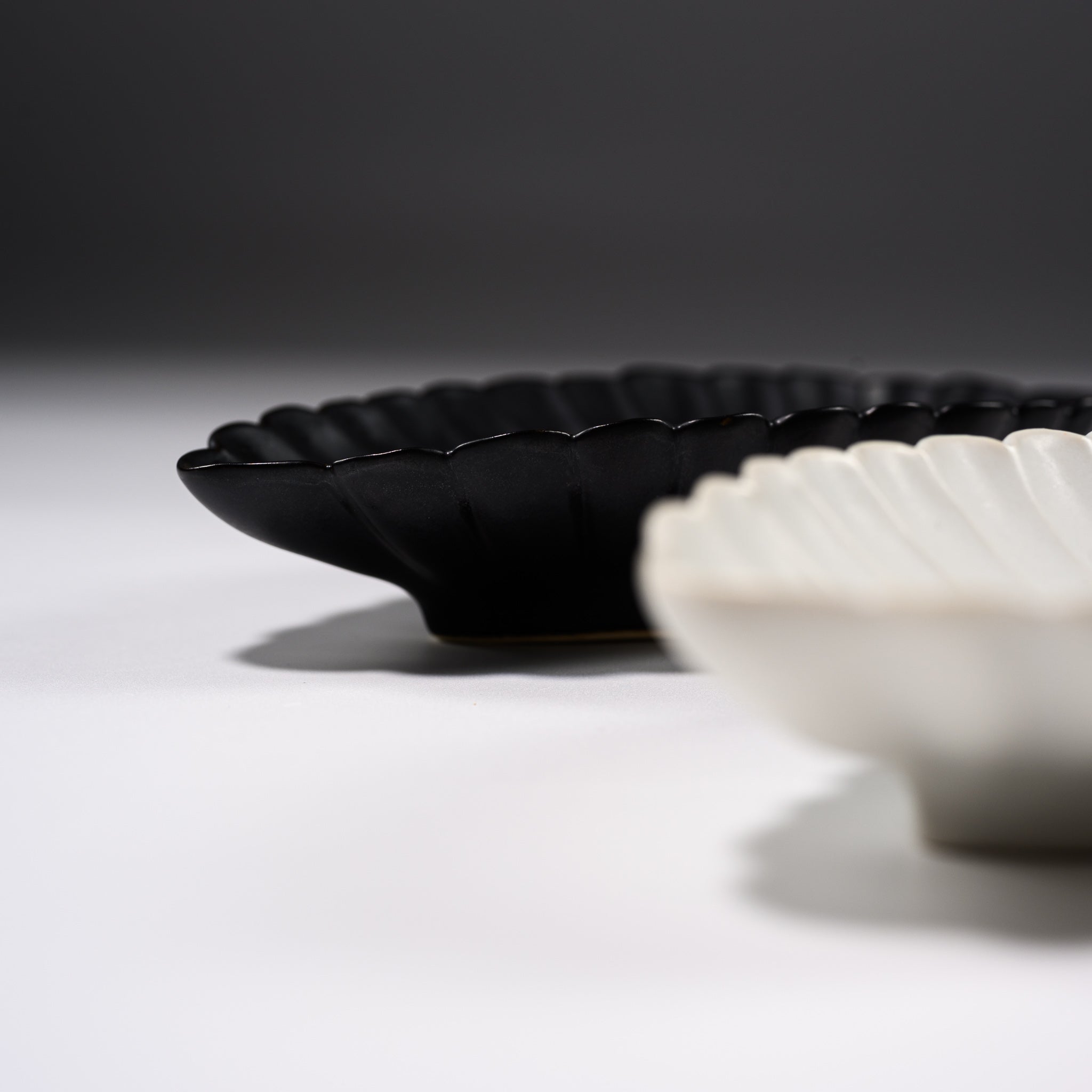 Handmade USUKIYAKI Small Oval Dish - Japanese Chrysanthemum Ceramic Appetizer Plate for Sushi, Soy Sauce, or Dessert | Perfect for Home Dining & Gift Giving