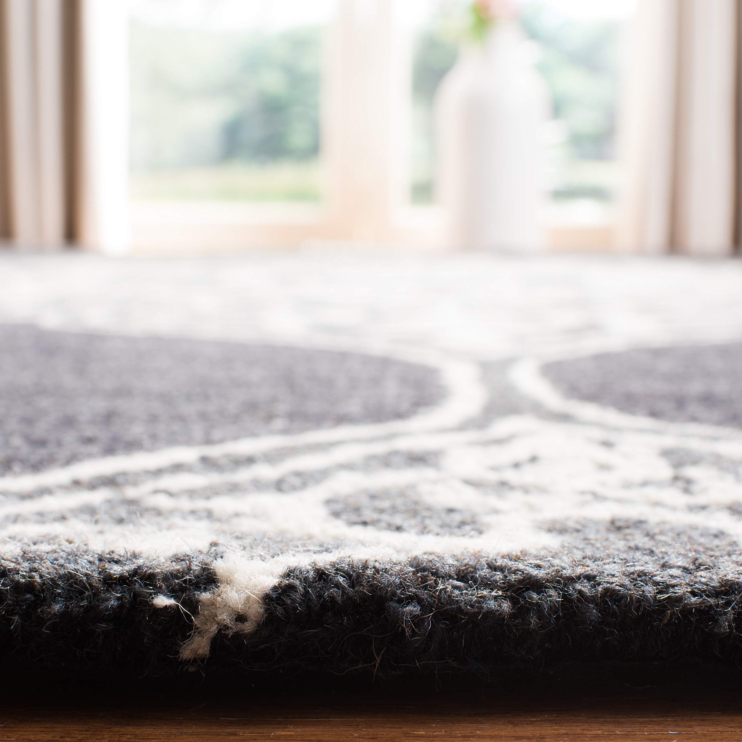 SAFAVIEH Micro-Loop Collection Handmade Wool Area Rug - 8' x 10' Charcoal Medallion Design, Non-Shedding & Durable for High Traffic Areas - Perfect for Living Room, Bedroom, Office & Entryway Decor (MLP620H)