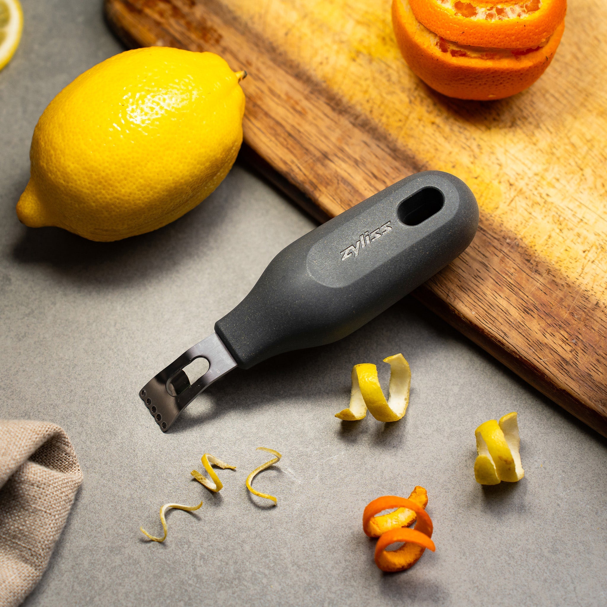 2 in 1 Lemon Zester and Grater - Stainless Steel Kitchen Tool for Citrus Fruits, Cheese & Chocolate - Perfect for Baking, Cooking & Garnishing Dishes