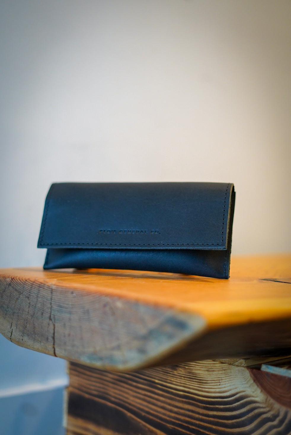 Premium Flat Black Sunglass Case - Durable & Lightweight Eyewear Protector for Travel, Outdoor Activities & Daily Use