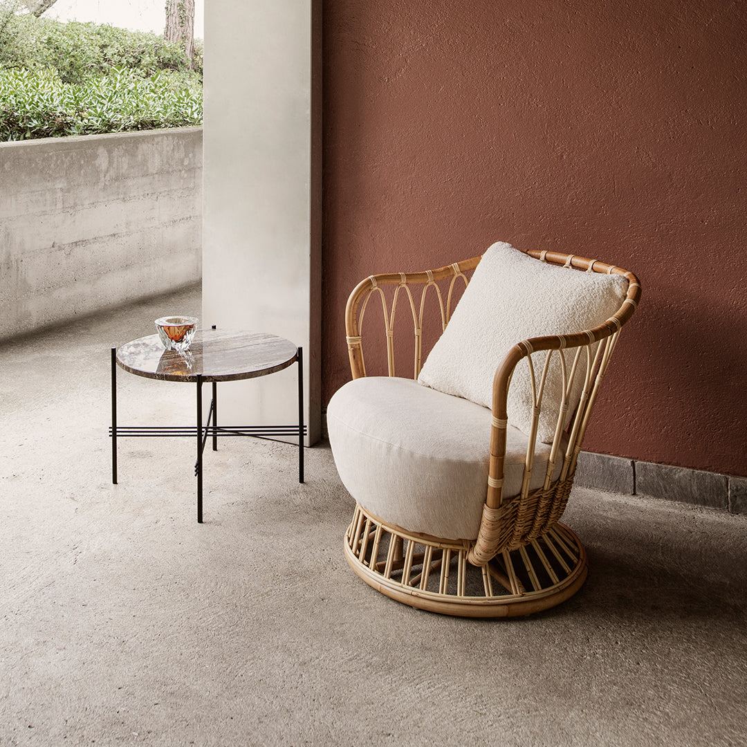 Grace Lounge Chair - Modern Accent Chair for Living Room, Bedroom & Office - Comfortable Upholstered Armchair with Wooden Legs - Perfect for Relaxing, Reading & Decorating Your Home