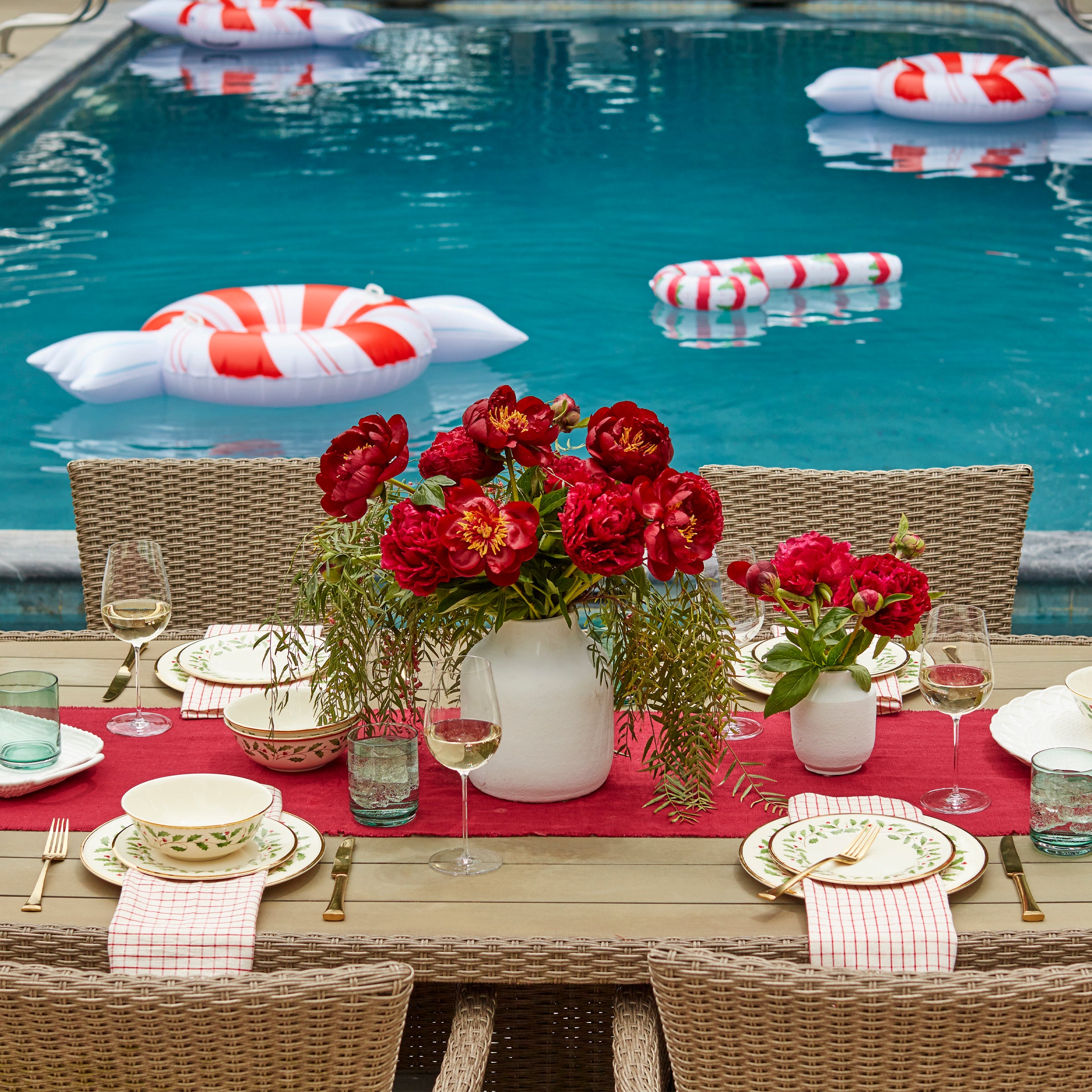 12-Piece Holiday Dinnerware Set - Plates & Bowls for Christmas, Thanksgiving & Family Gatherings | Durable & Stylish Tableware for Festive Dining