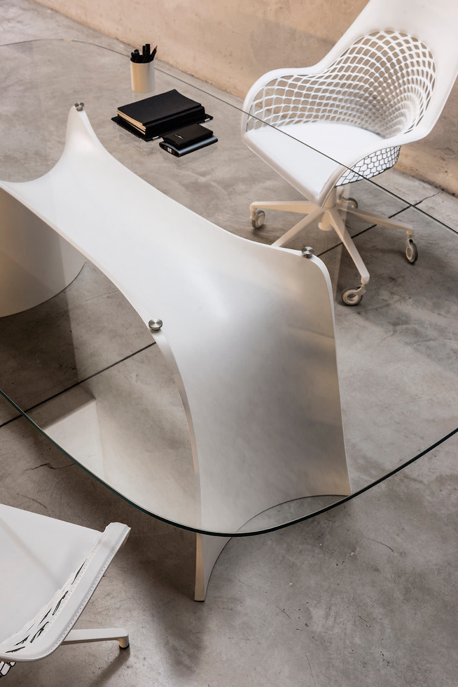Midj Modern Moonlight Dining Table - Elegant Round Glass Top with Sturdy Metal Base for Kitchen, Dining Room, or Outdoor Patio Use