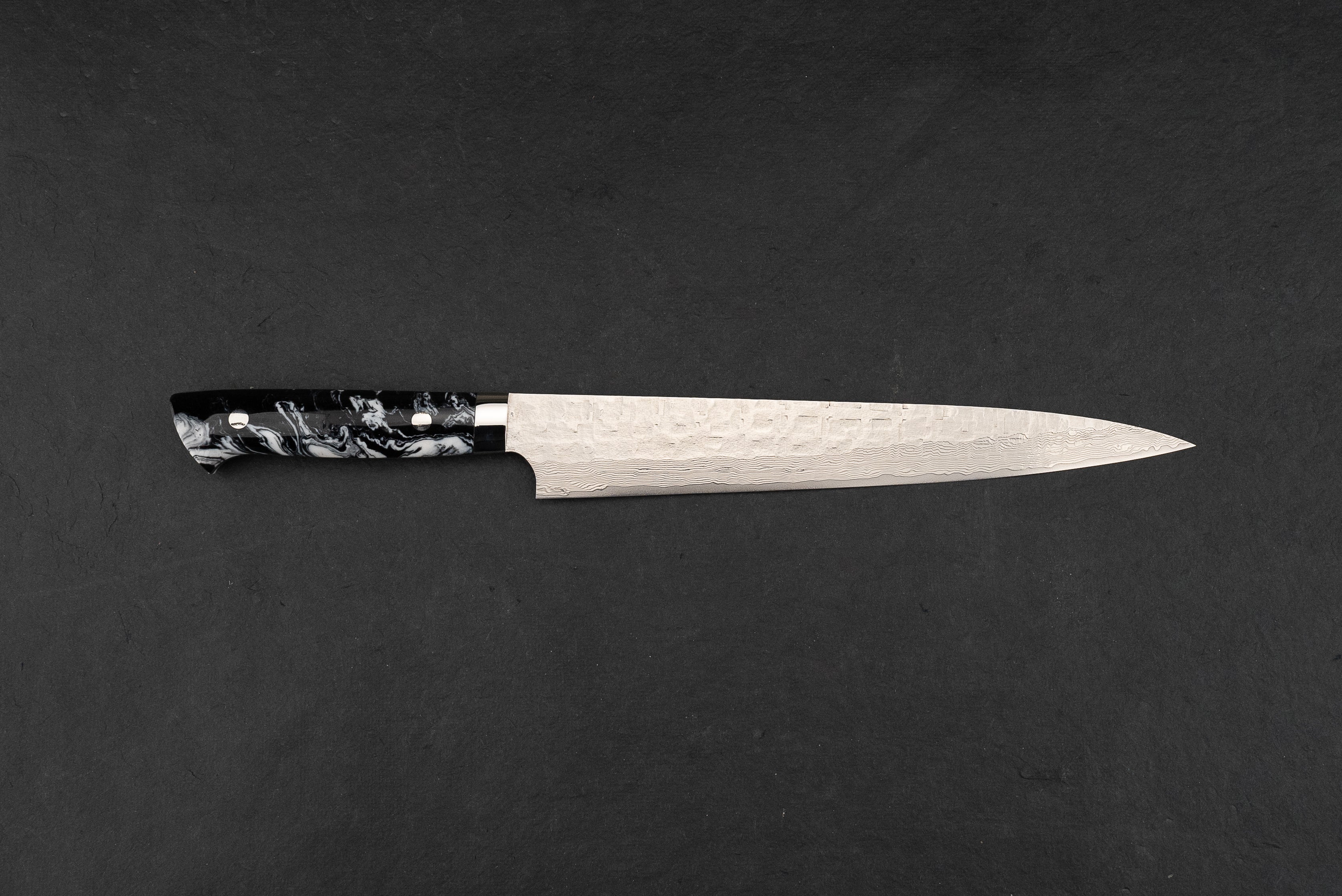 Premium Takeshi Saji VG10 Stainless Steel Cross Tsuchime Damascus Sujihiki Knife 240mm - Japanese Chef Knife for Slicing Meat, Sushi & Delicate Ingredients
