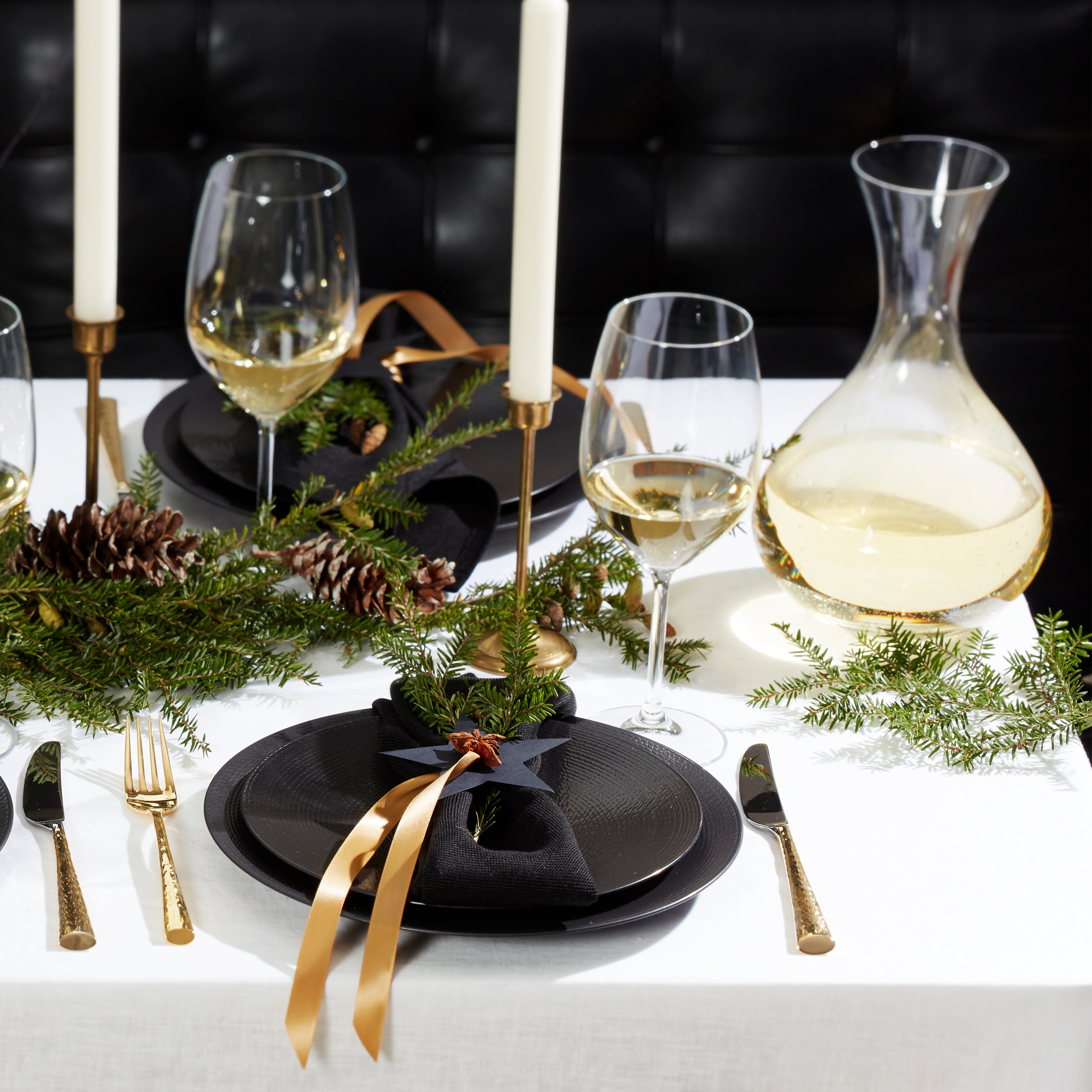 LX Collective Black Dinner Plates Set of 4 - Elegant 10.5