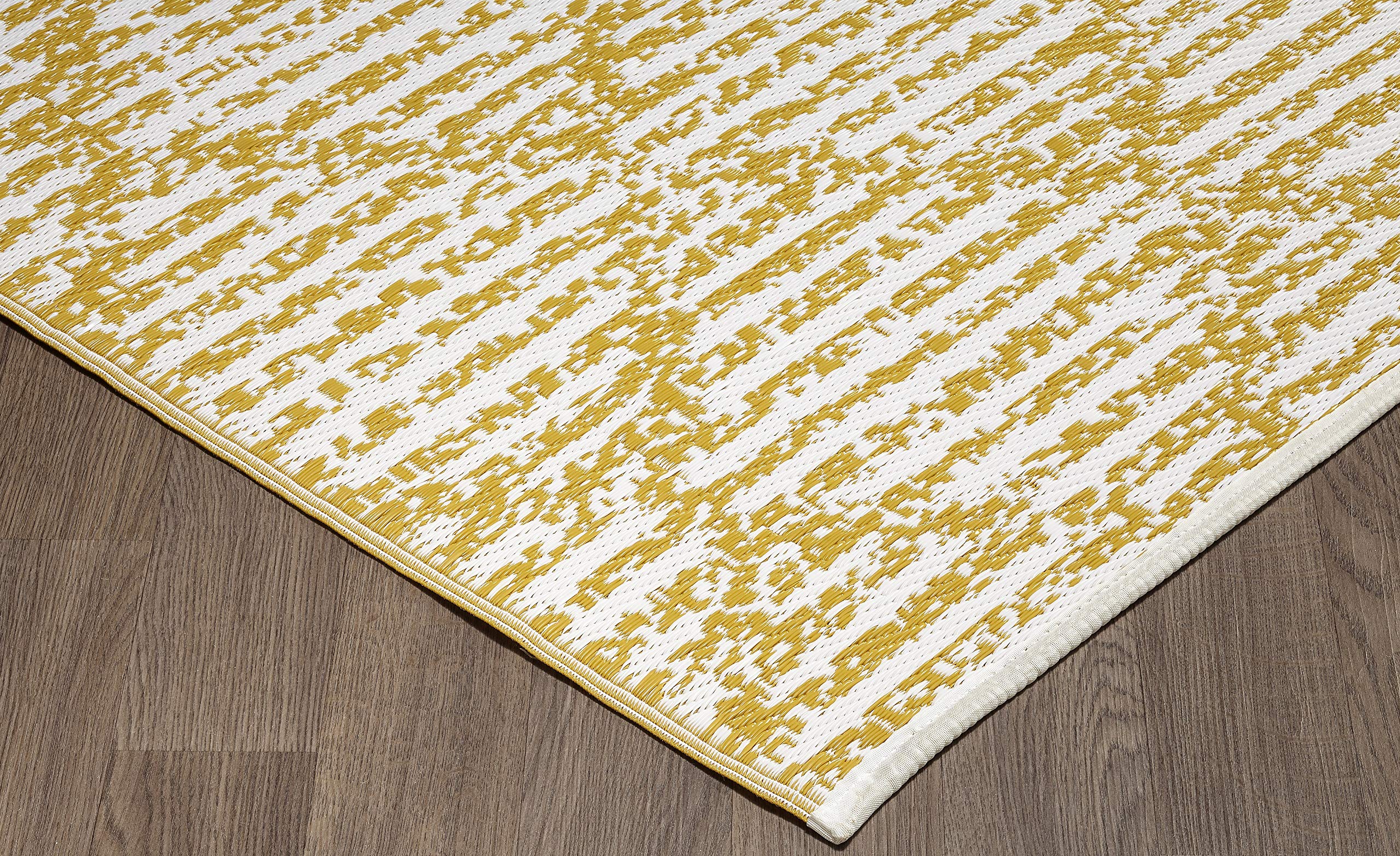 Premium Quick Dry Reversible Plastic Rug - Indoor/Outdoor Use for RV, Camping, Beach, Picnic, Patio & Poolside - 6x9 Feet - Durable & Waterproof for Easy Cleaning & Comfort