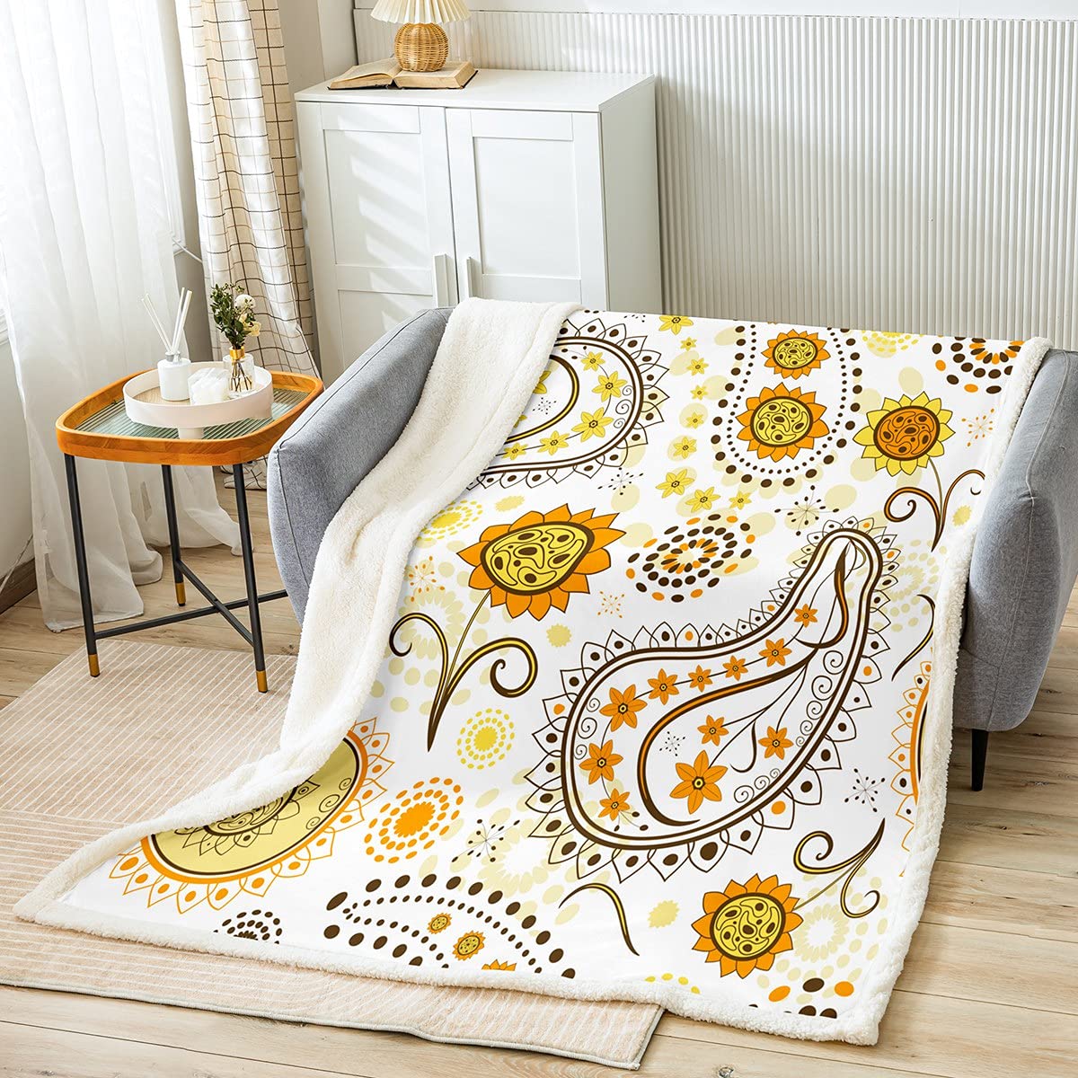 Bohemian Paisley Throw Blanket - Soft Fleece Blanket with Floral Leaves Pattern, 90x90 Inches Queen Size for Couch, Bed & Home Decor - Lightweight & Warm Gift for Women, Adults & Kids - Perfect for Cozy Nights, Boho Bedroom & Living Room Accents