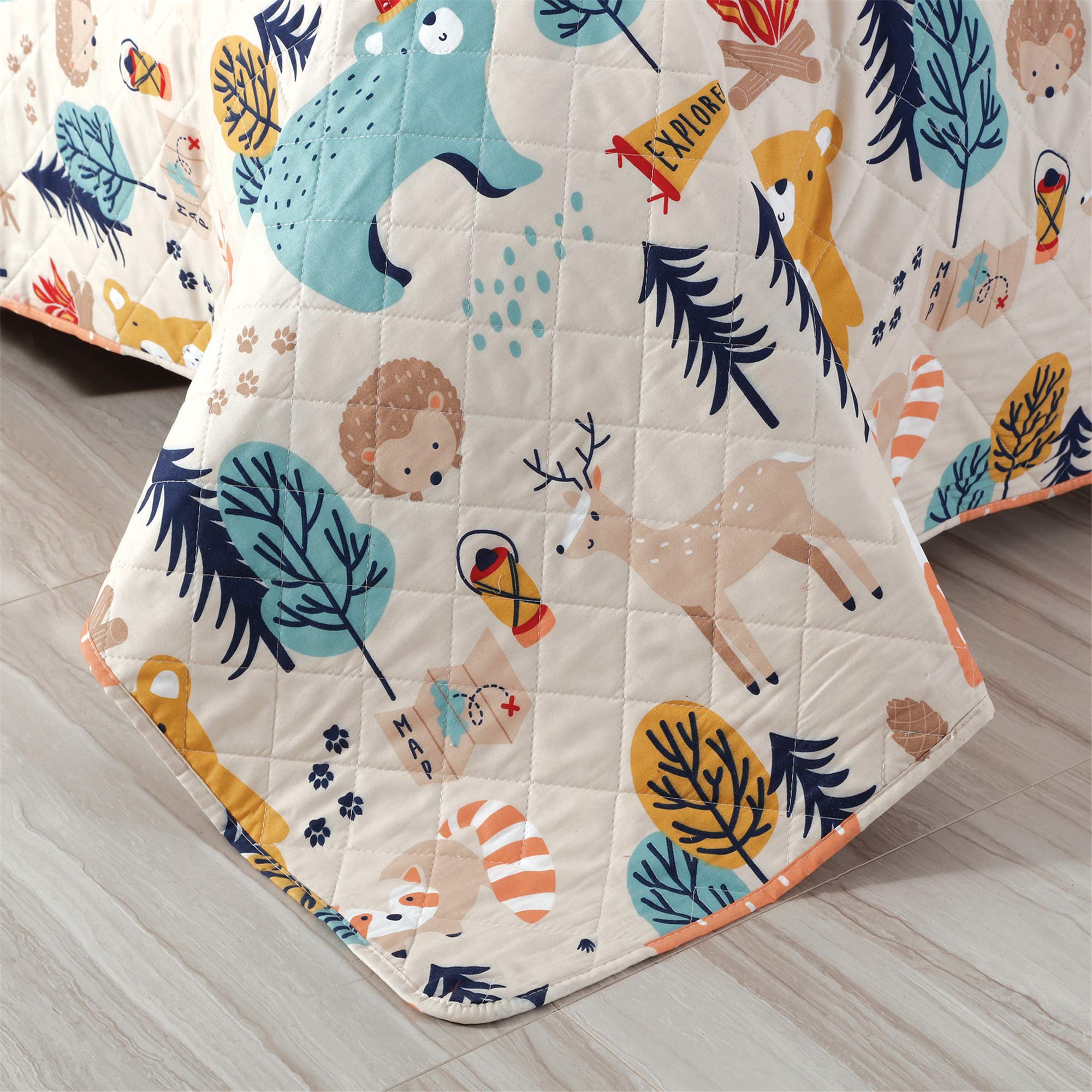**Cartoon Bear Twin Quilt Set - Lightweight Reversible Kids Bedspread with Forest Animal Print - Perfect for Boys' Bedroom, Nursery, and Cozy Home Decor**