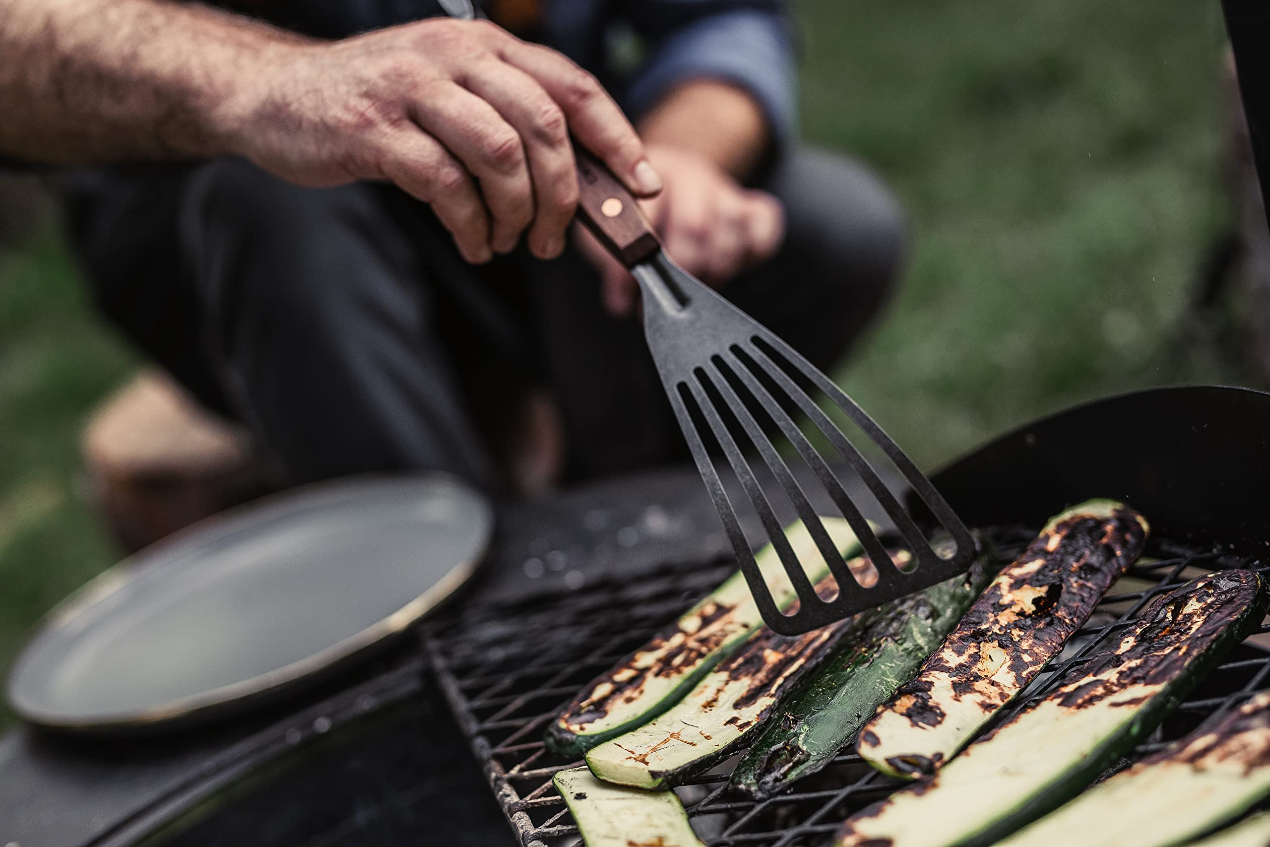 Barebones Cowboy Grill Fish Spatula - Heavy Duty Stainless Steel BBQ Spatula for Grilling Fish, Burgers & Seafood - Perfect for Outdoor Cooking, Camping & Backyard BBQs