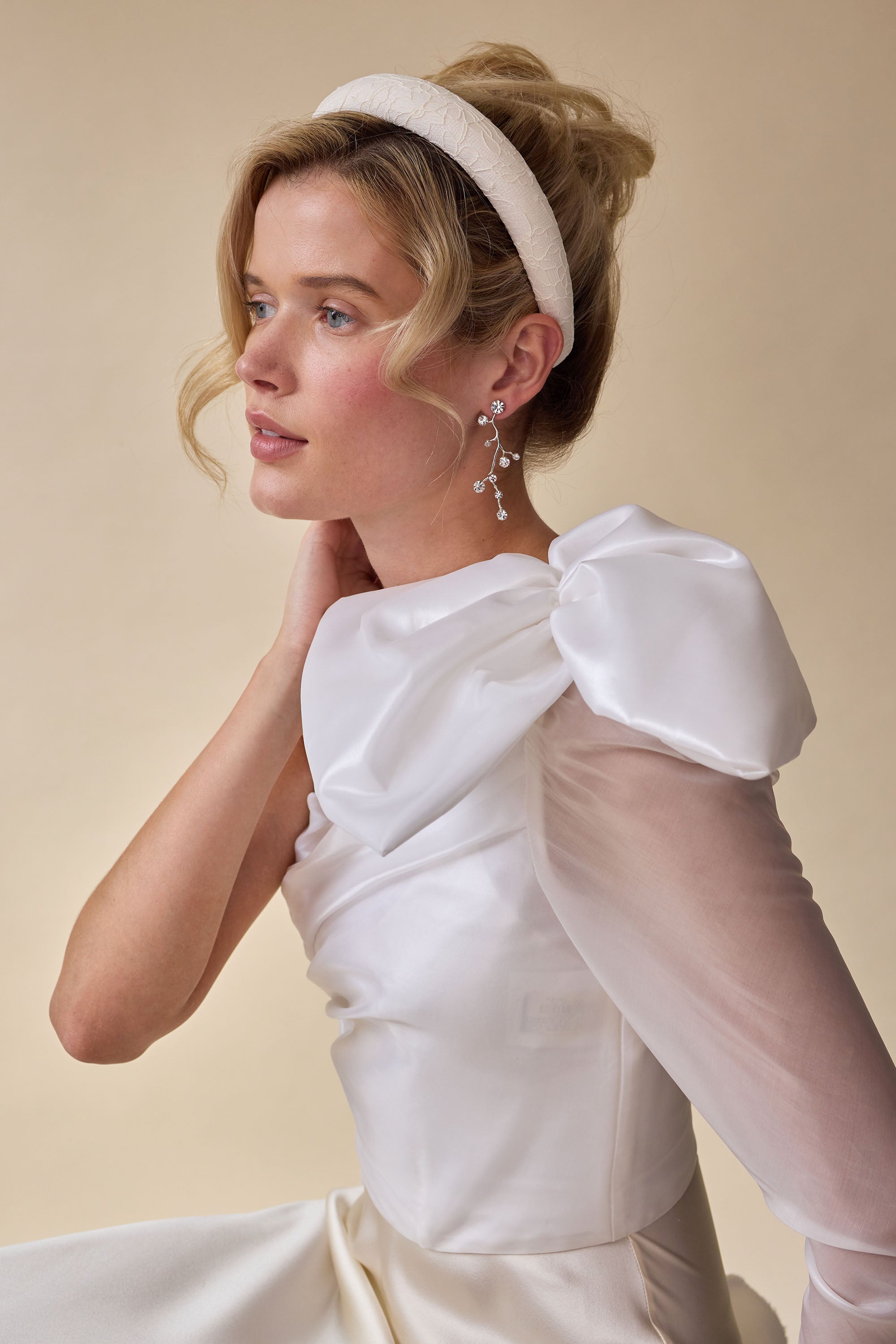 Elegant Robyn Lace Headband for Women - Fashionable Hair Accessory for Weddings, Parties & Everyday Wear